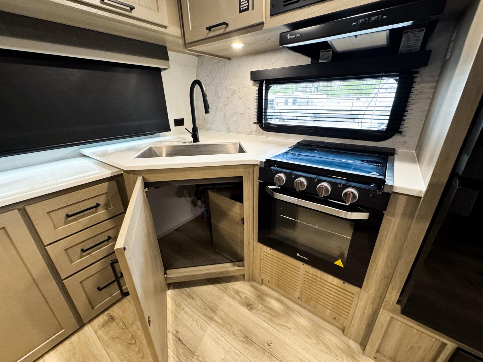 2026 Forest River 2026 Forest River Rockwood Ultra Lite - thumbnail 9