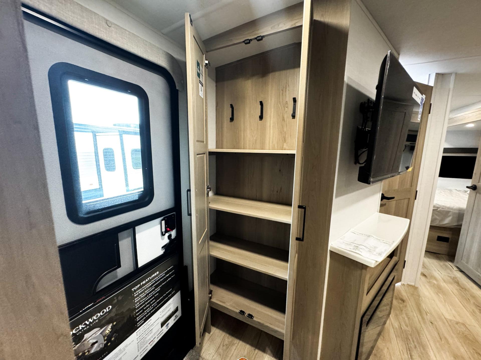 2026 Forest River 2026 Forest River Rockwood Ultra Lite - thumbnail 13