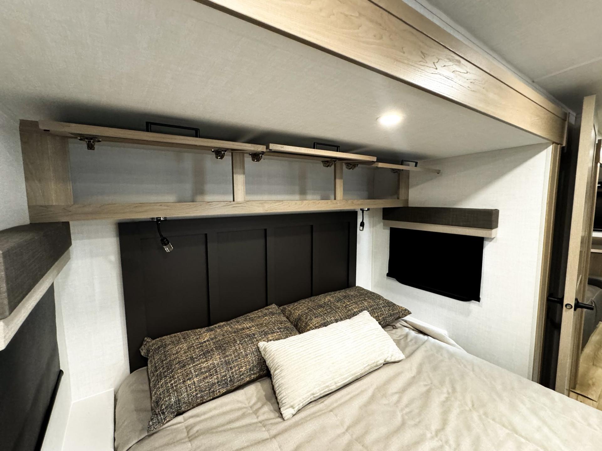 2026 Forest River 2026 Forest River Rockwood Ultra Lite - thumbnail 39