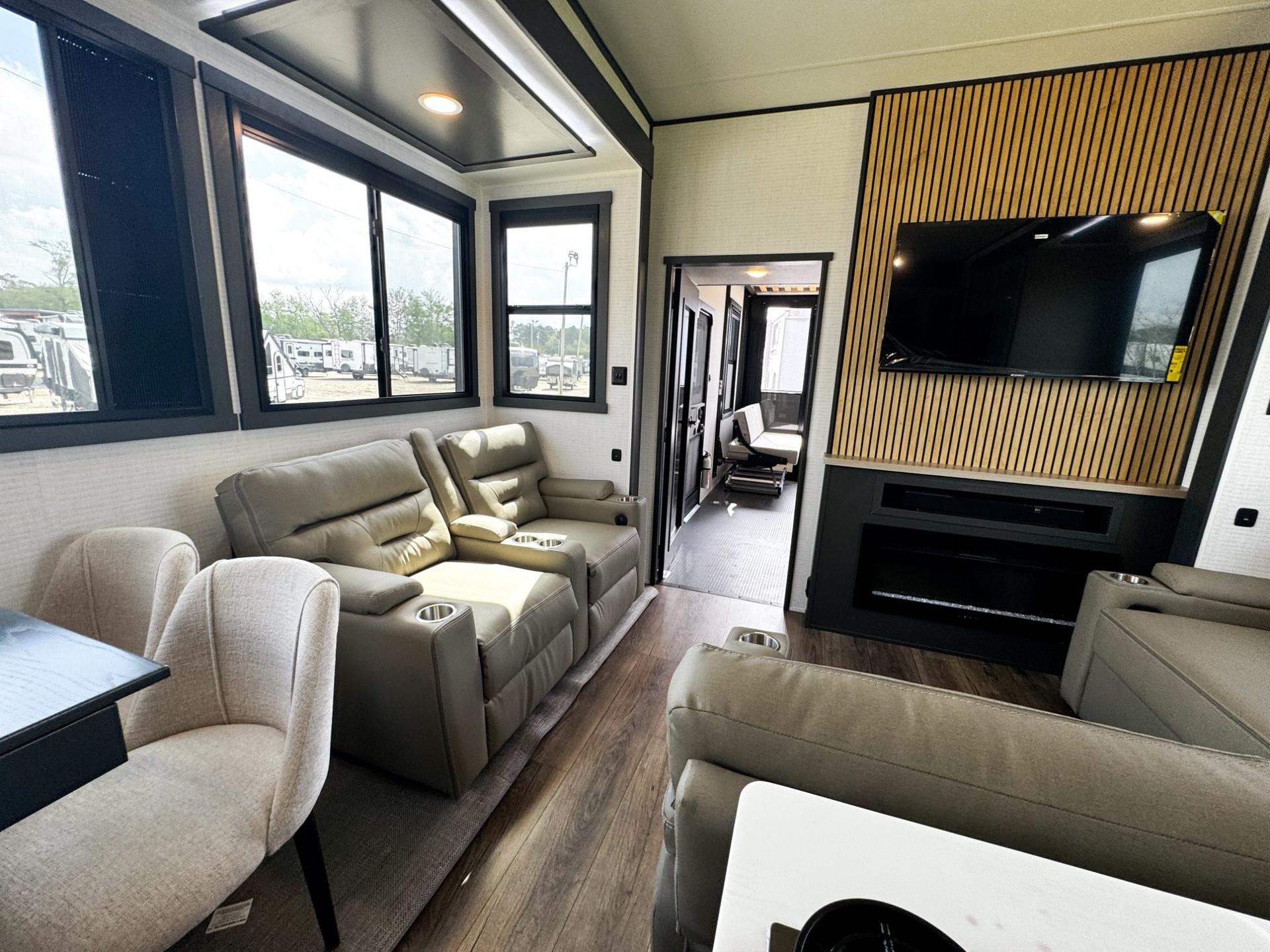 2026 Forest River 2026 Forest River Xlr Nitro Toy Hauler - thumbnail 8