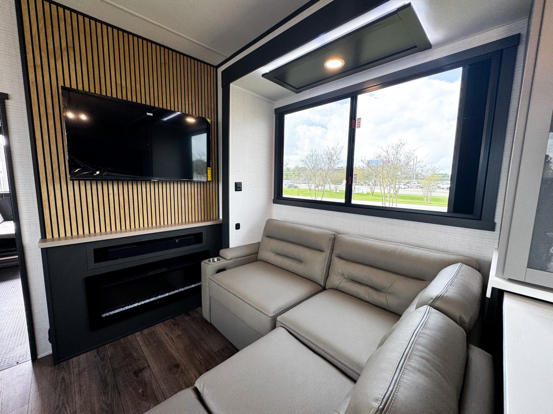 2026 Forest River 2026 Forest River Xlr Nitro Toy Hauler - thumbnail 11