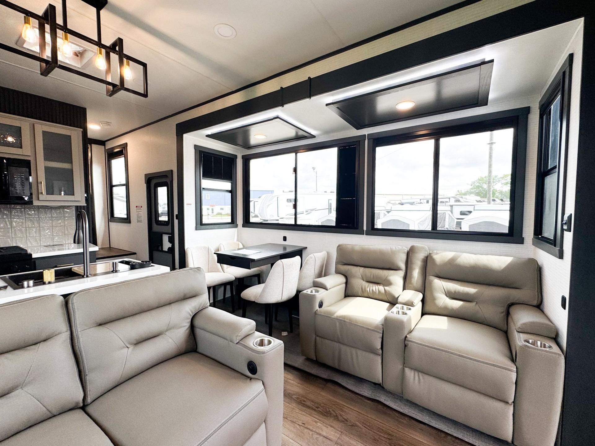 2026 Forest River 2026 Forest River Xlr Nitro Toy Hauler - thumbnail 18