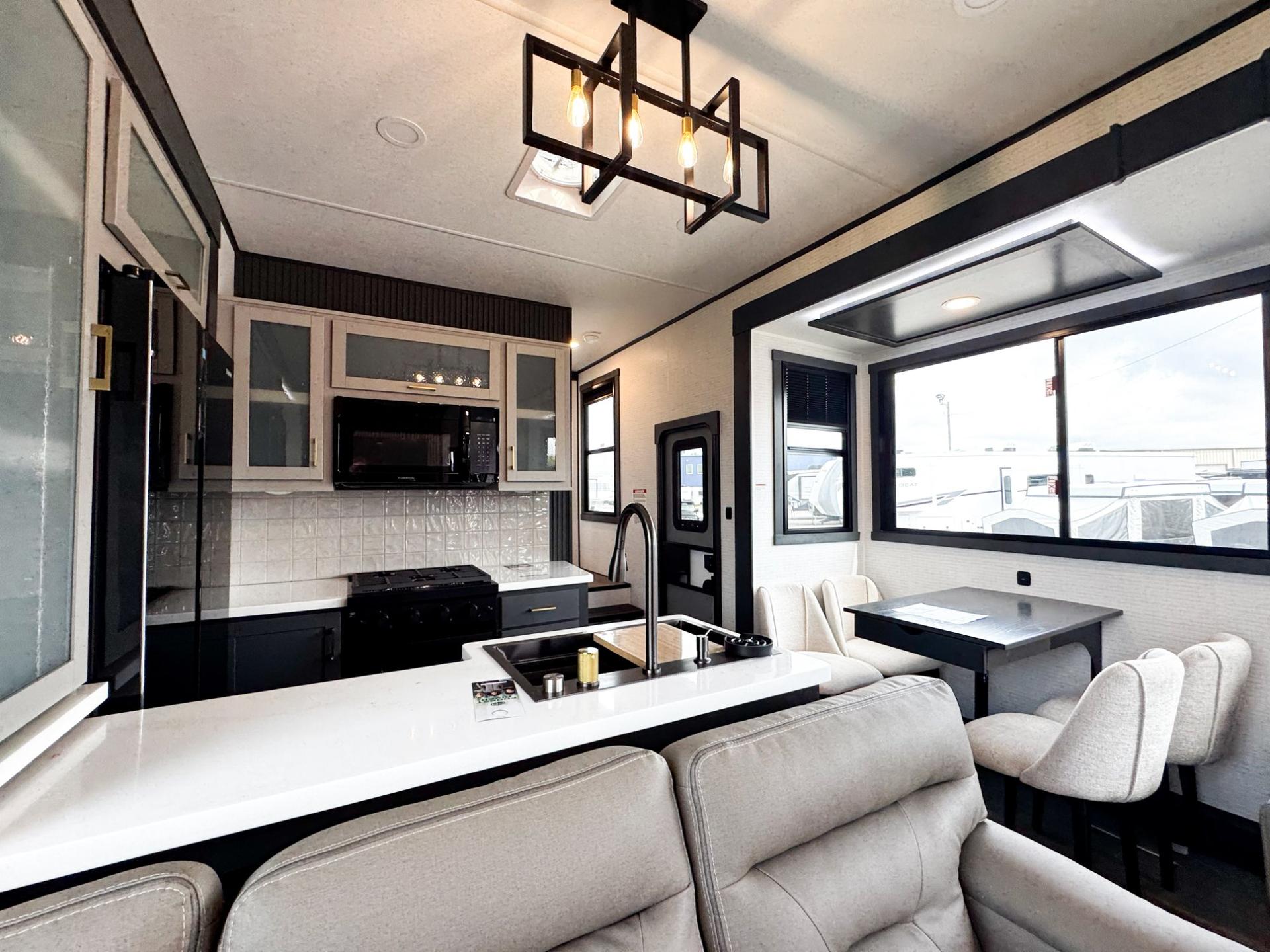 2026 Forest River 2026 Forest River Xlr Nitro Toy Hauler - thumbnail 19