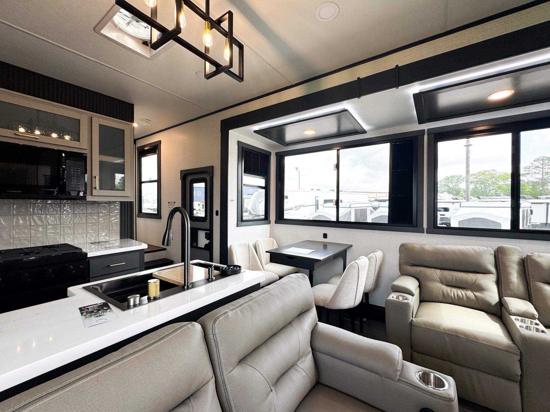 2026 Forest River 2026 Forest River Xlr Nitro Toy Hauler - thumbnail 20