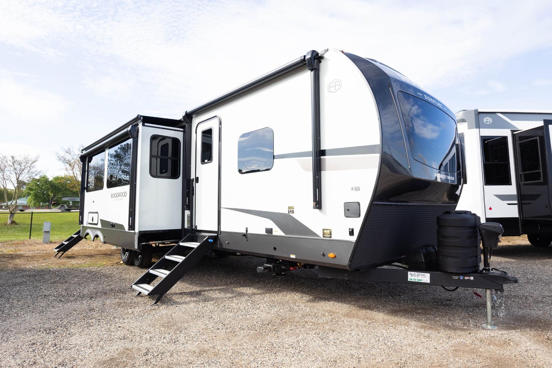 2026 Forest River Rockwood Signature 8421DB