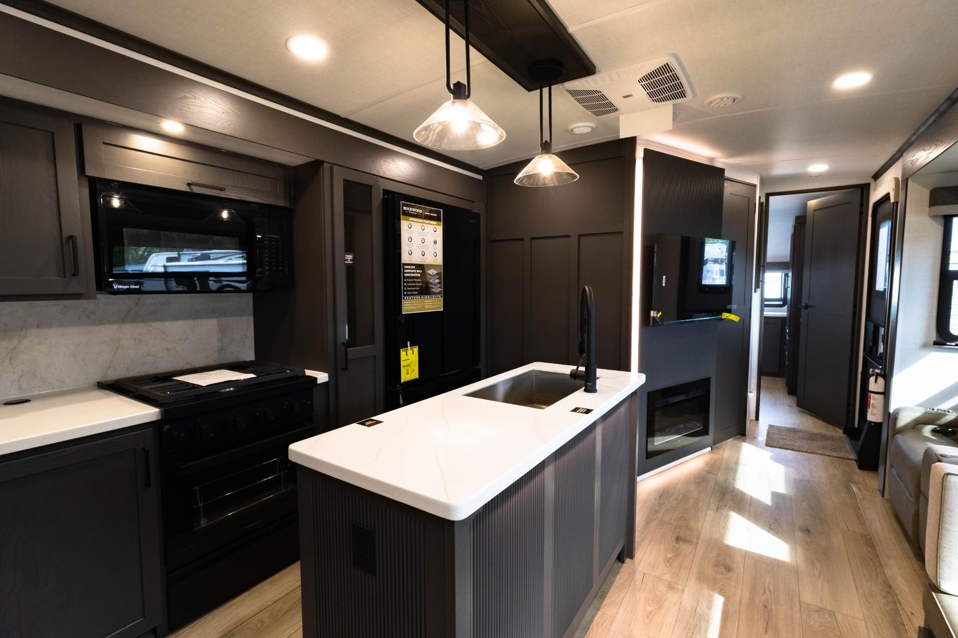 2026 Forest River 2026 Forest River Rockwood Signature - thumbnail 27