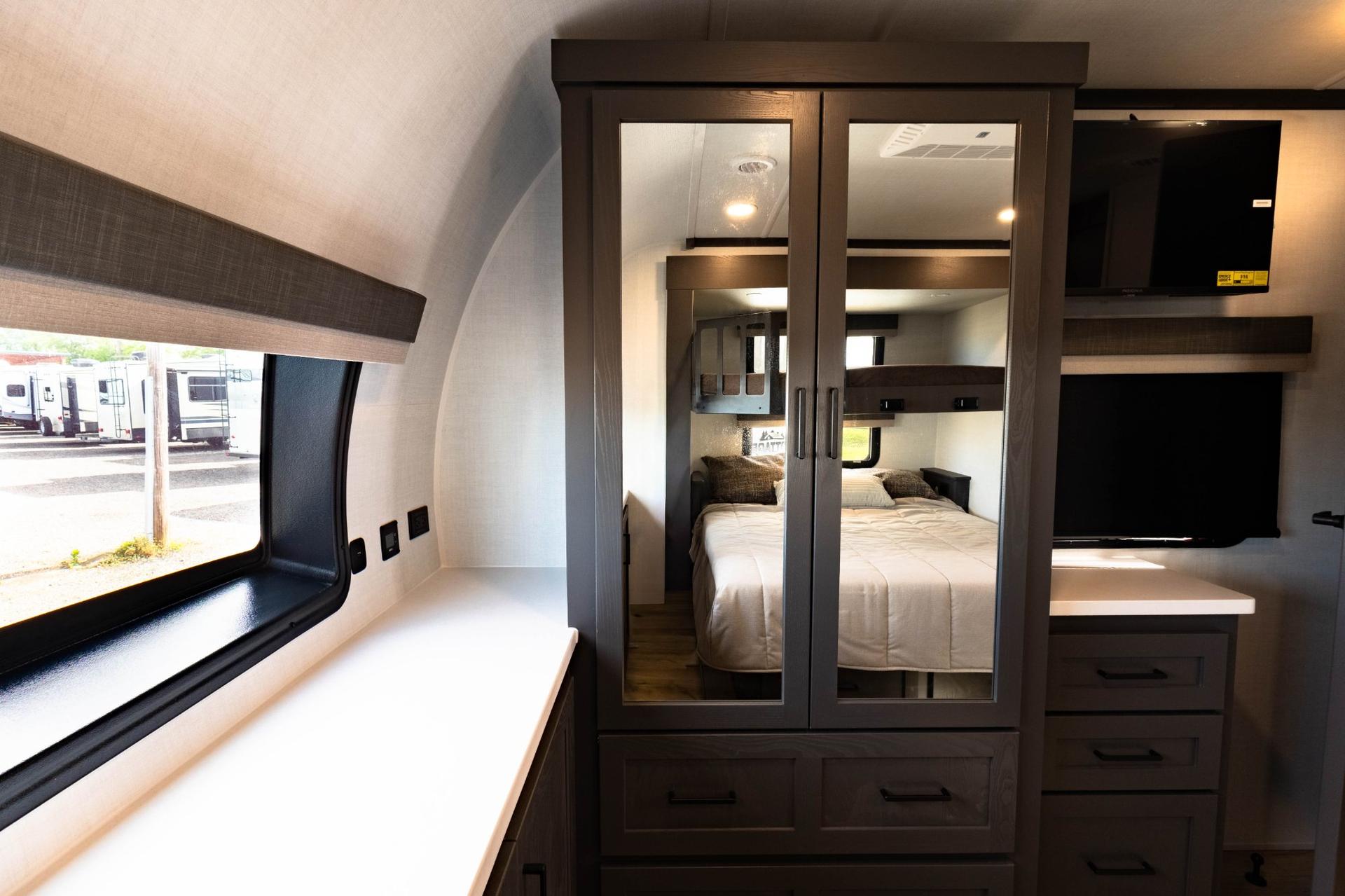 2026 Forest River 2026 Forest River Rockwood Signature - thumbnail 37