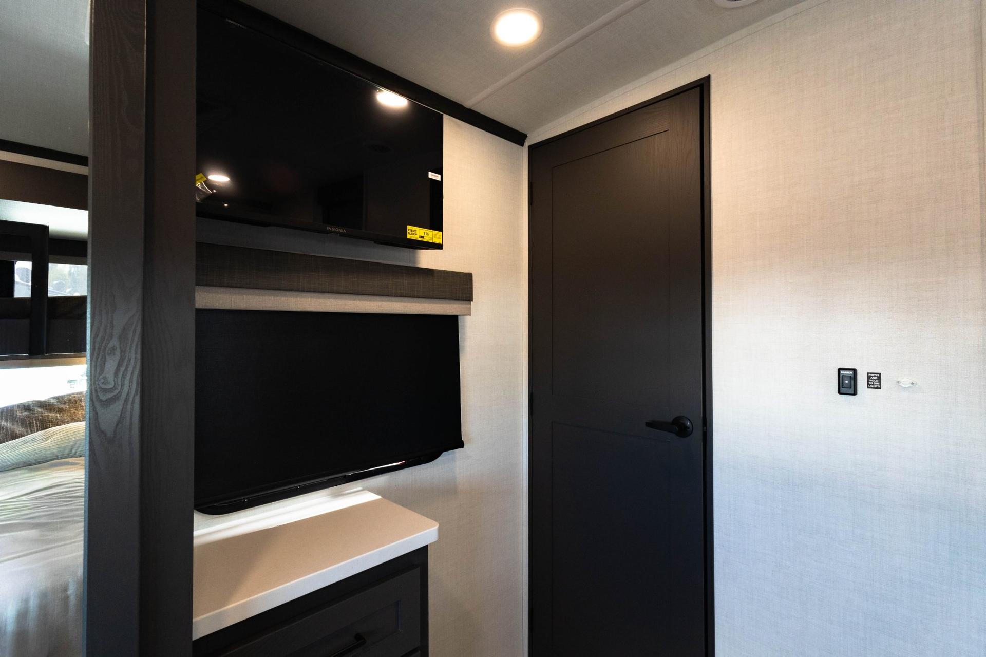 2026 Forest River 2026 Forest River Rockwood Signature - thumbnail 42