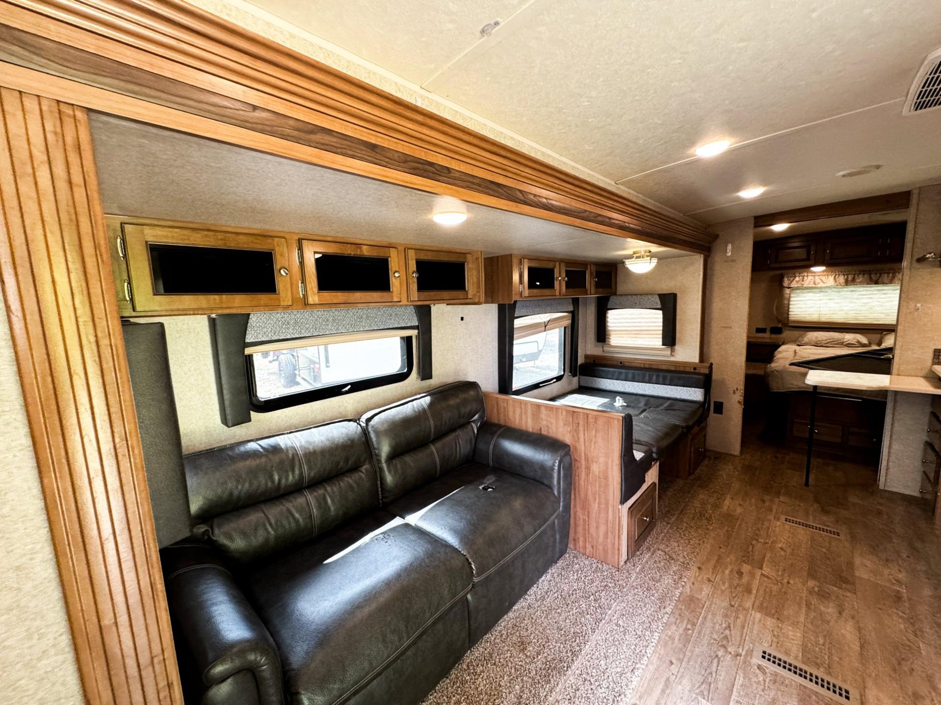 2018 Rockwood 2018 Rockwood Ultra Lite - thumbnail 3