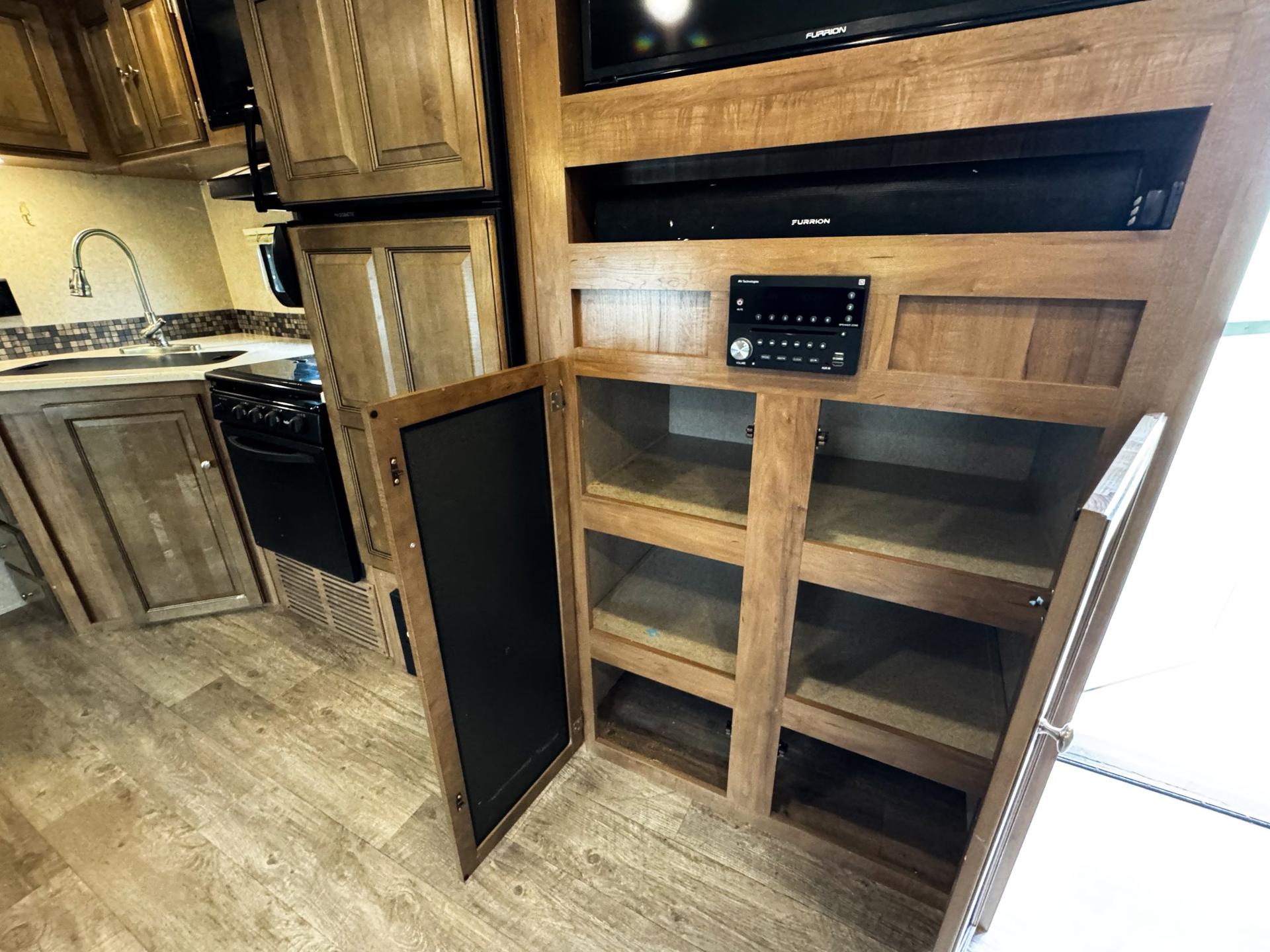 2018 Rockwood 2018 Rockwood Ultra Lite - thumbnail 11