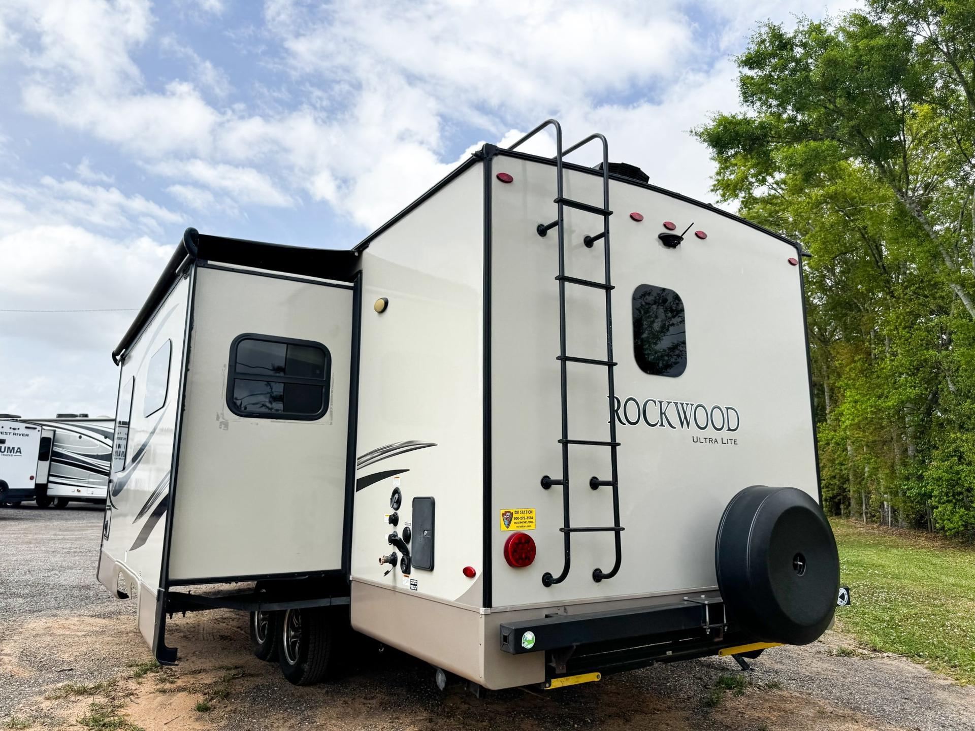 2018 Rockwood 2018 Rockwood Ultra Lite - thumbnail 36