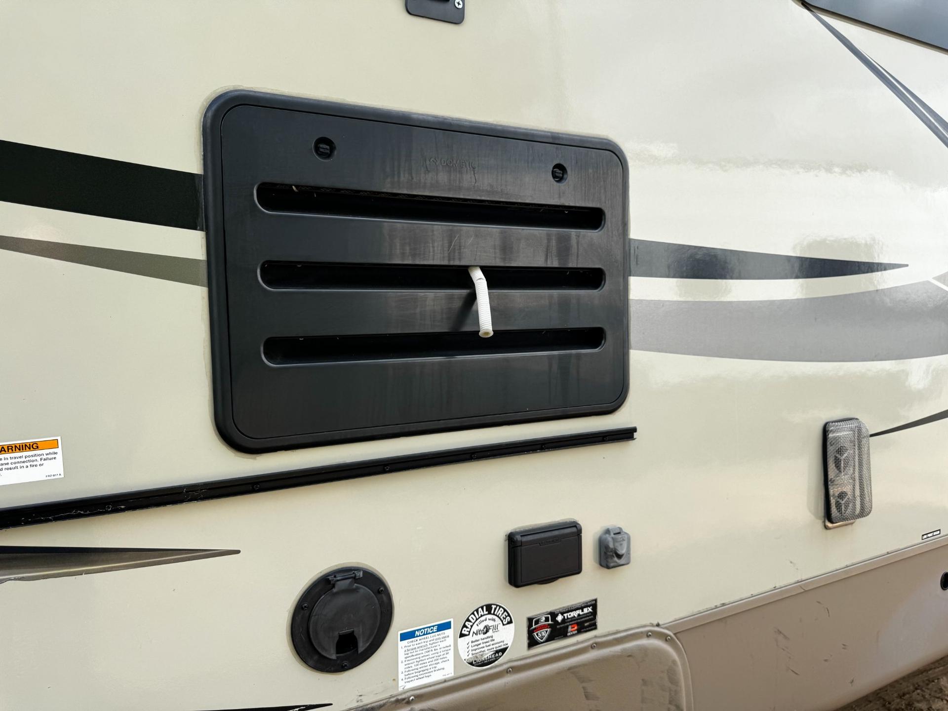 2018 Rockwood 2018 Rockwood Ultra Lite - thumbnail 42