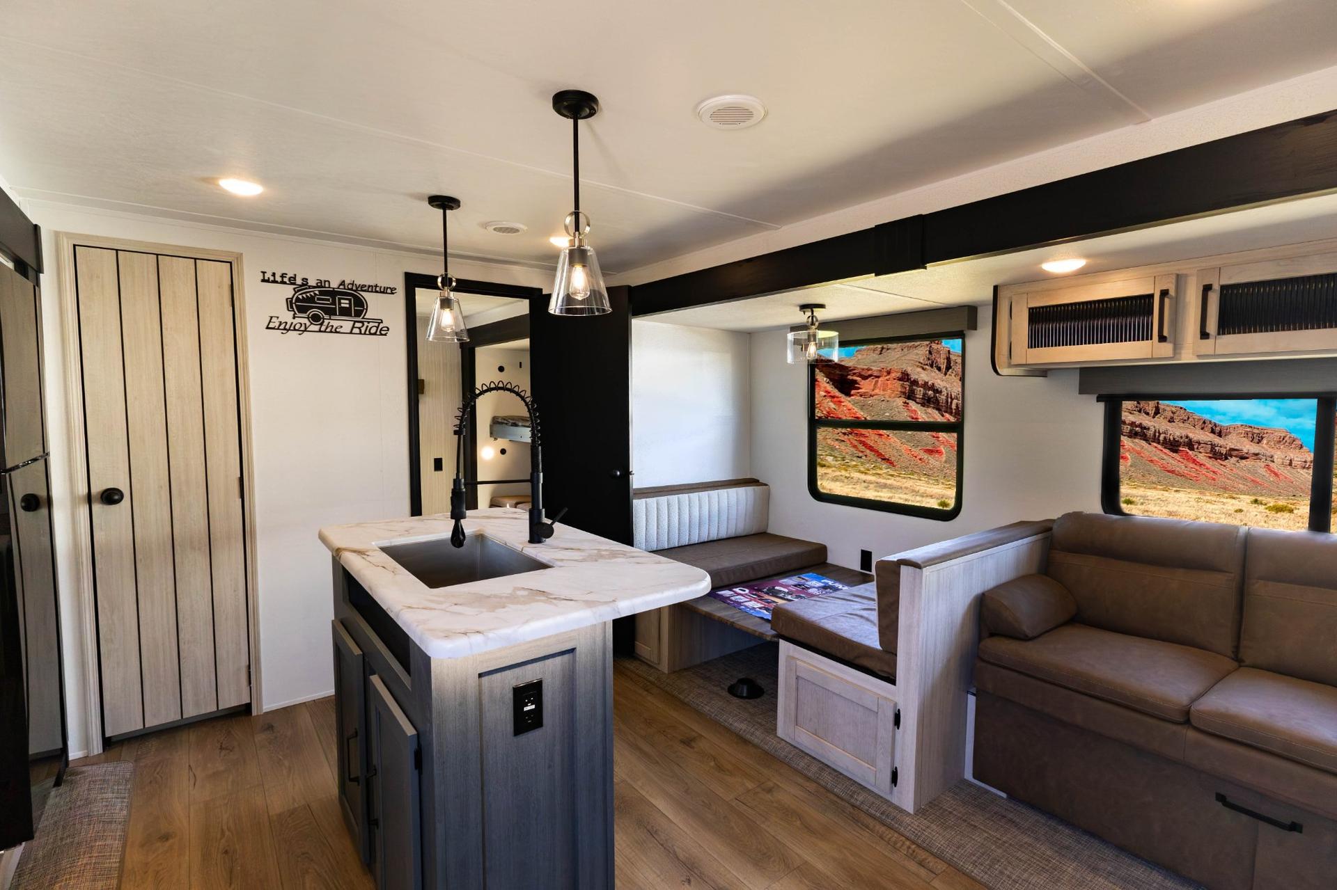 2026 Forest River 2026 Forest River Puma - thumbnail 3