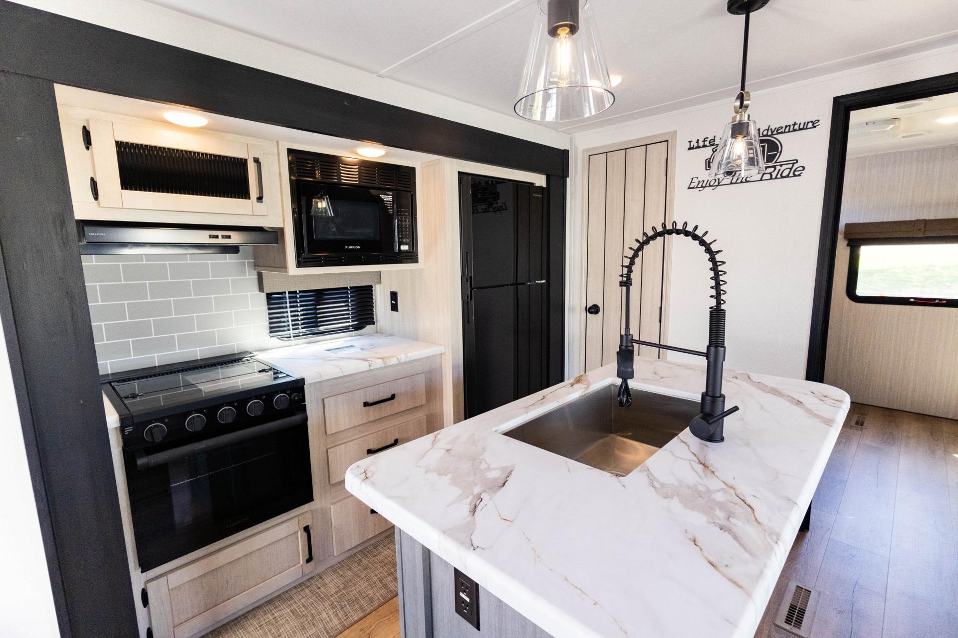 2026 Forest River 2026 Forest River Puma - thumbnail 7