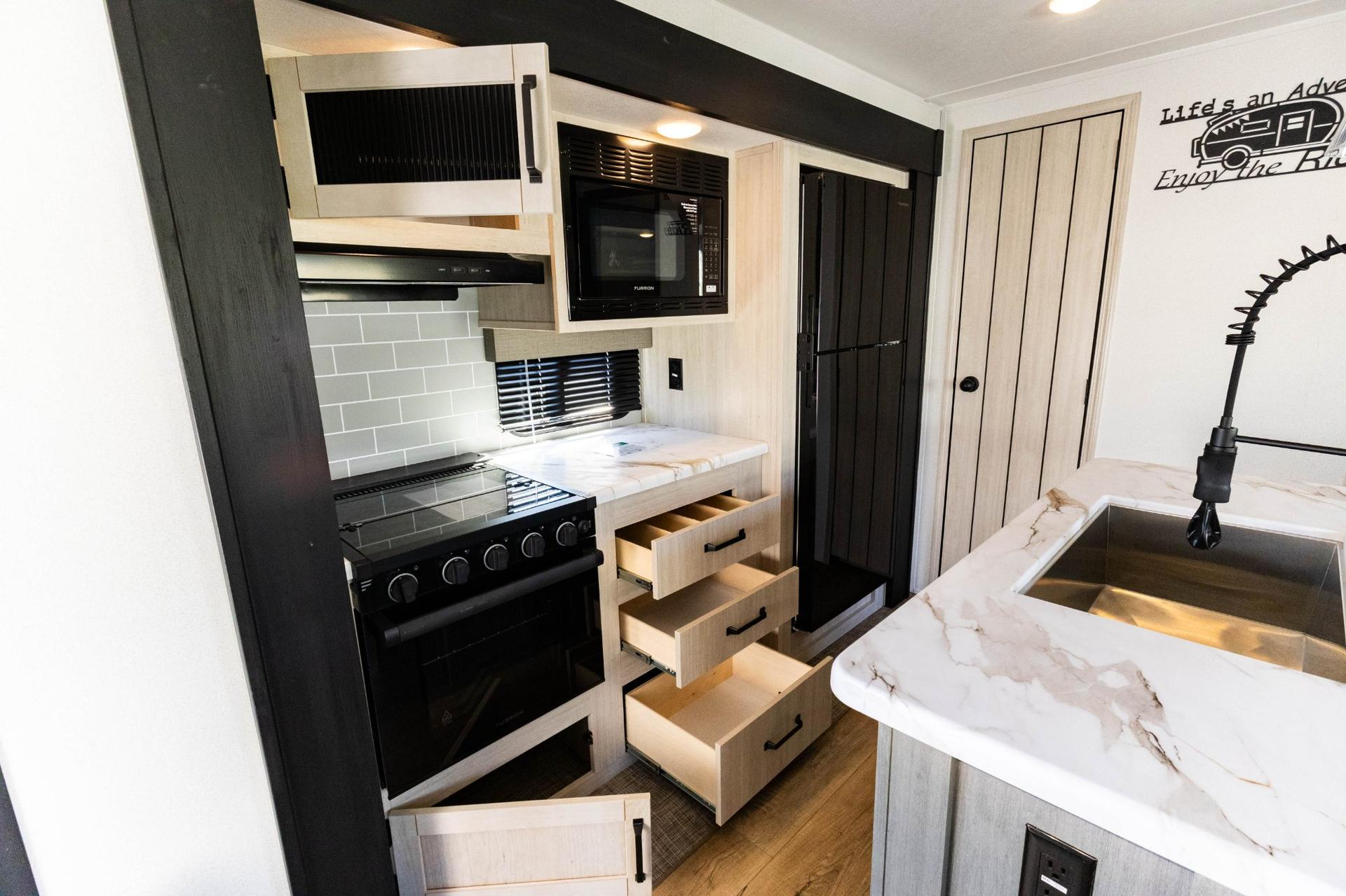 2026 Forest River 2026 Forest River Puma - thumbnail 9