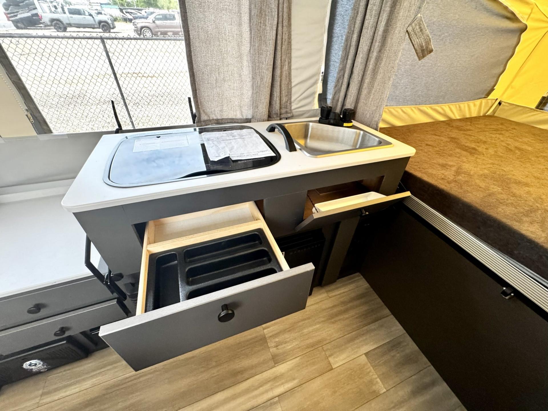 2026 Forest River 2026 Forest River Rockwood Tent Trailer - thumbnail 6