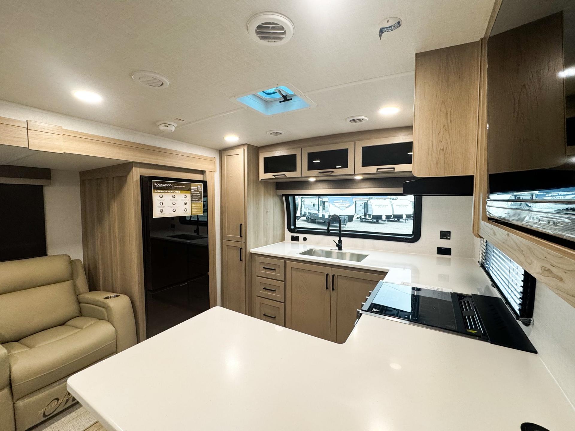 2026 Forest River RV 2026 Forest River RV Rockwood Mini Lite - thumbnail 4