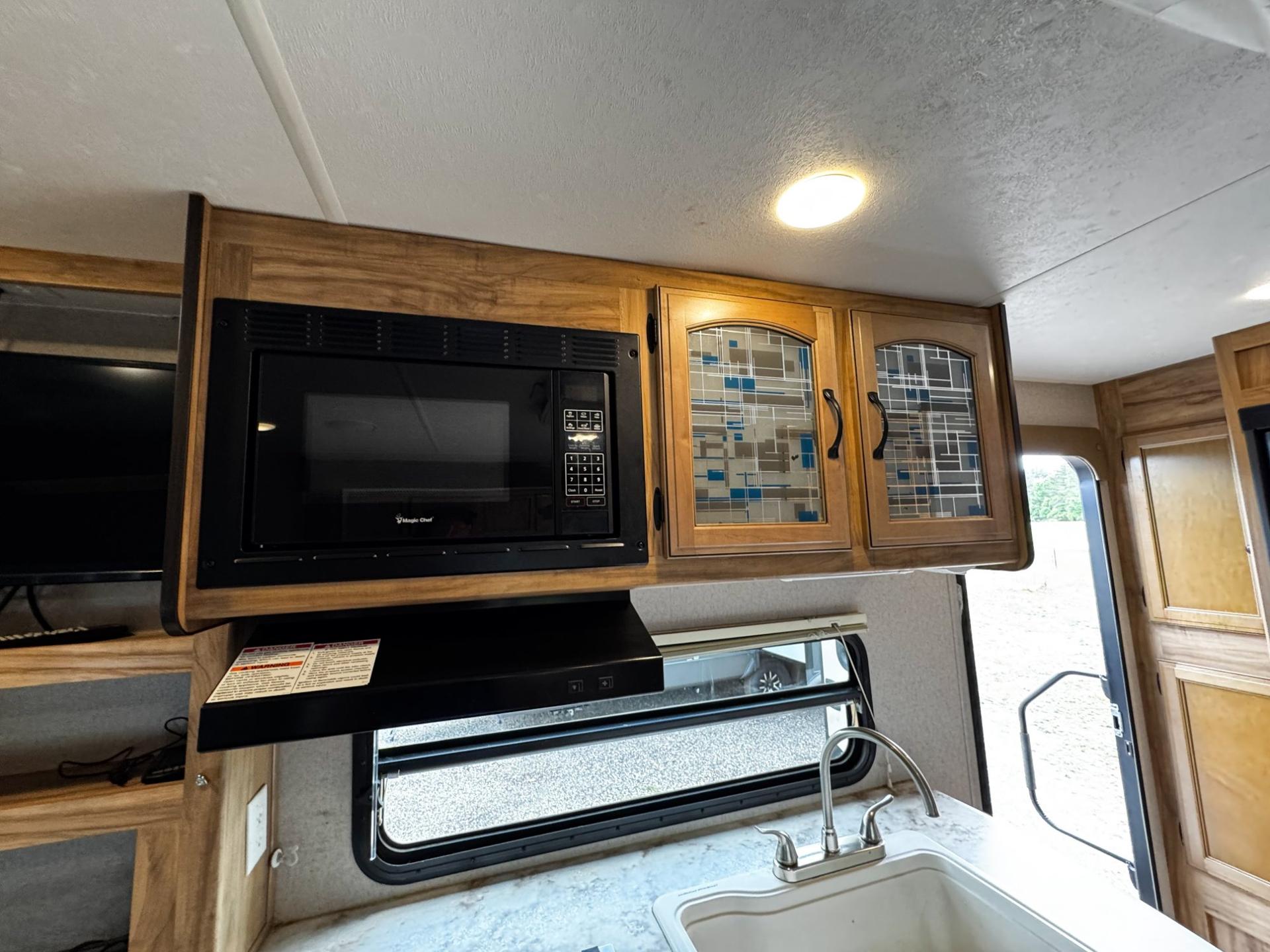 2018 Coachmen 2018 Coachmen Freedom Express - thumbnail 8