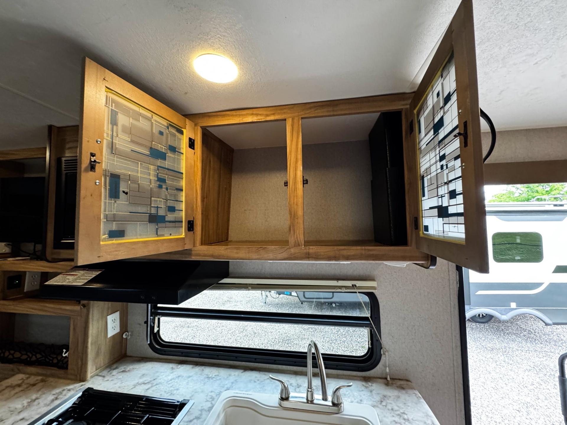 2018 Coachmen 2018 Coachmen Freedom Express - thumbnail 9