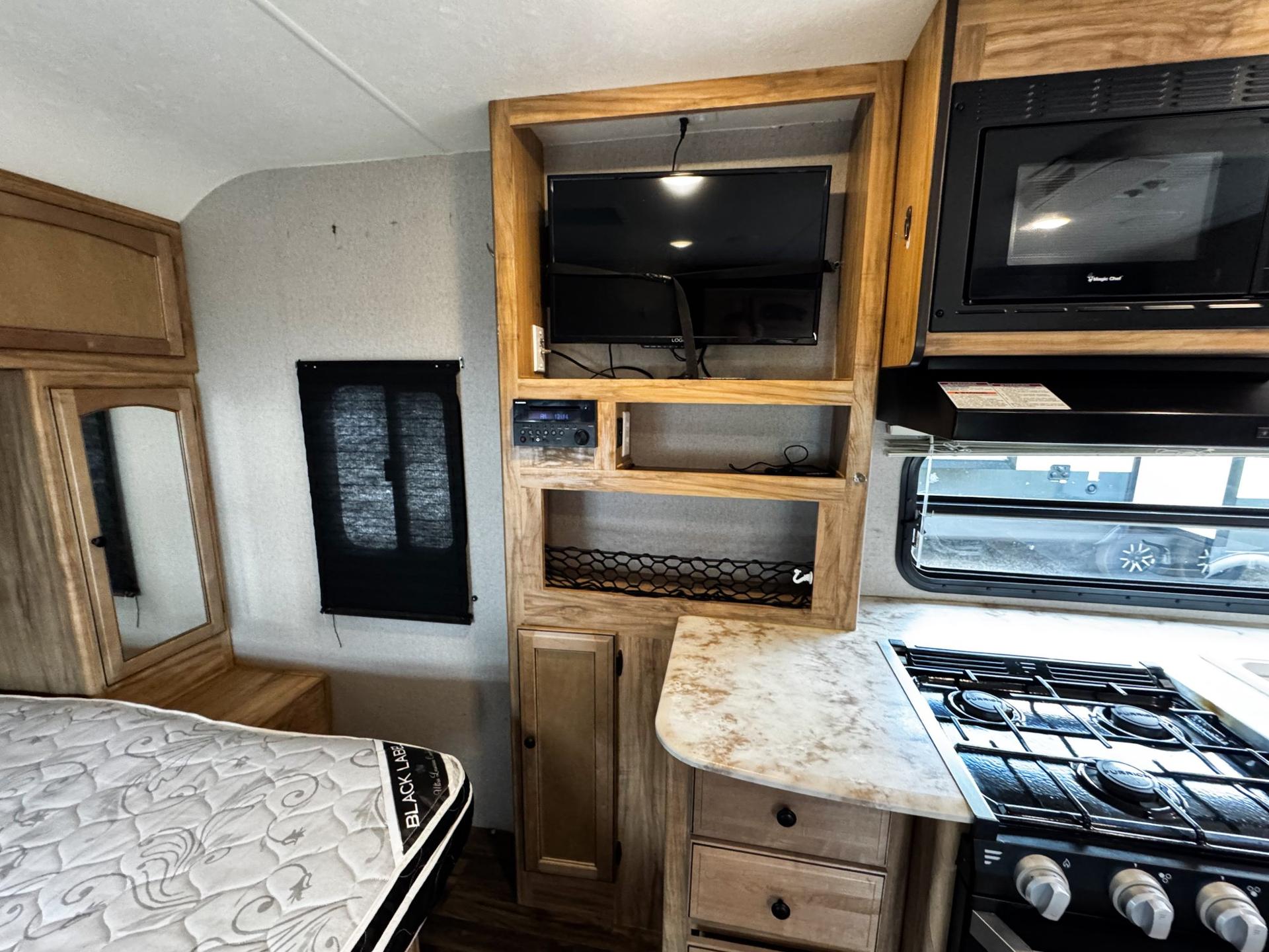 2018 Coachmen 2018 Coachmen Freedom Express - thumbnail 10