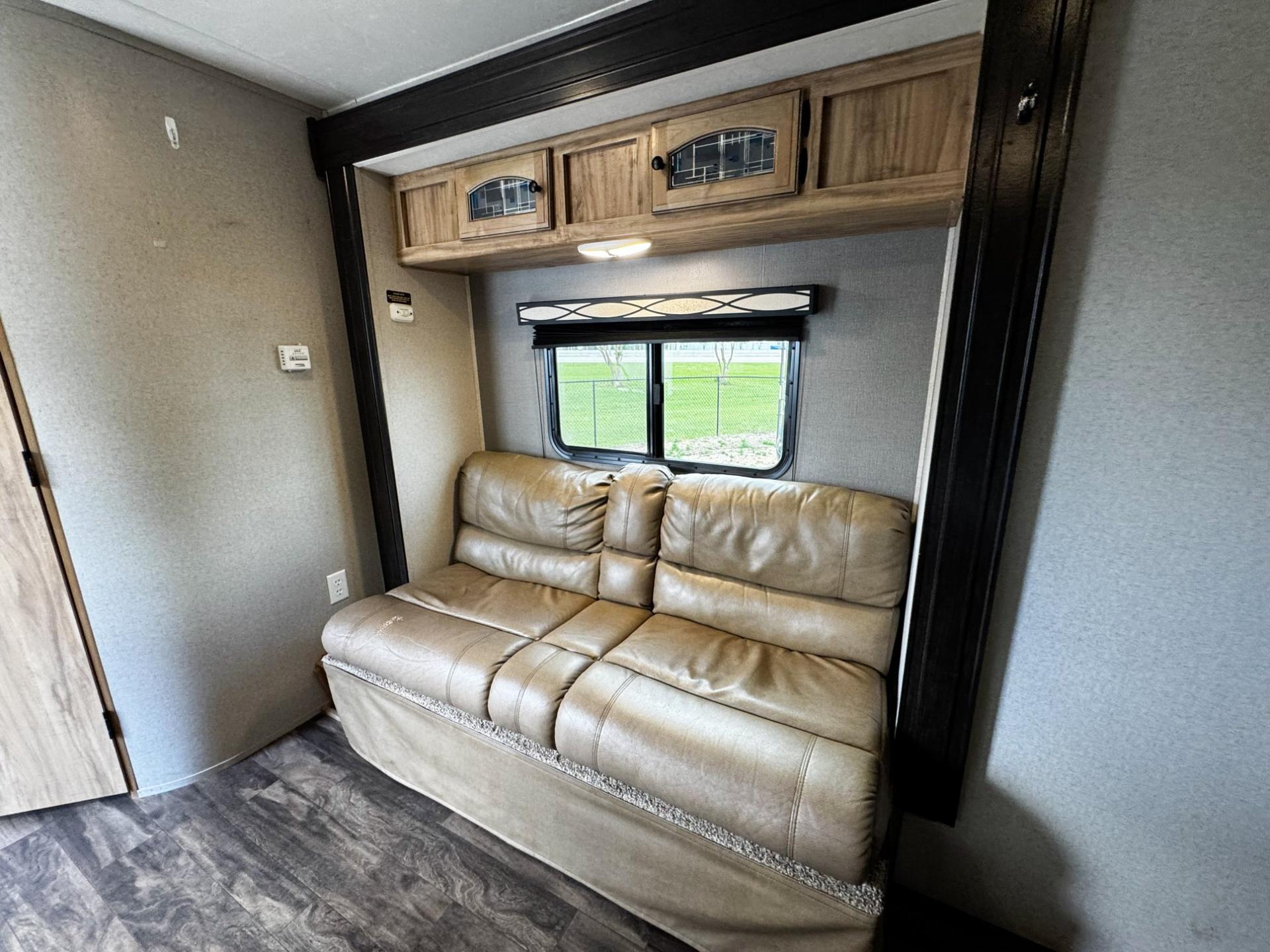 2018 Coachmen 2018 Coachmen Freedom Express - thumbnail 17