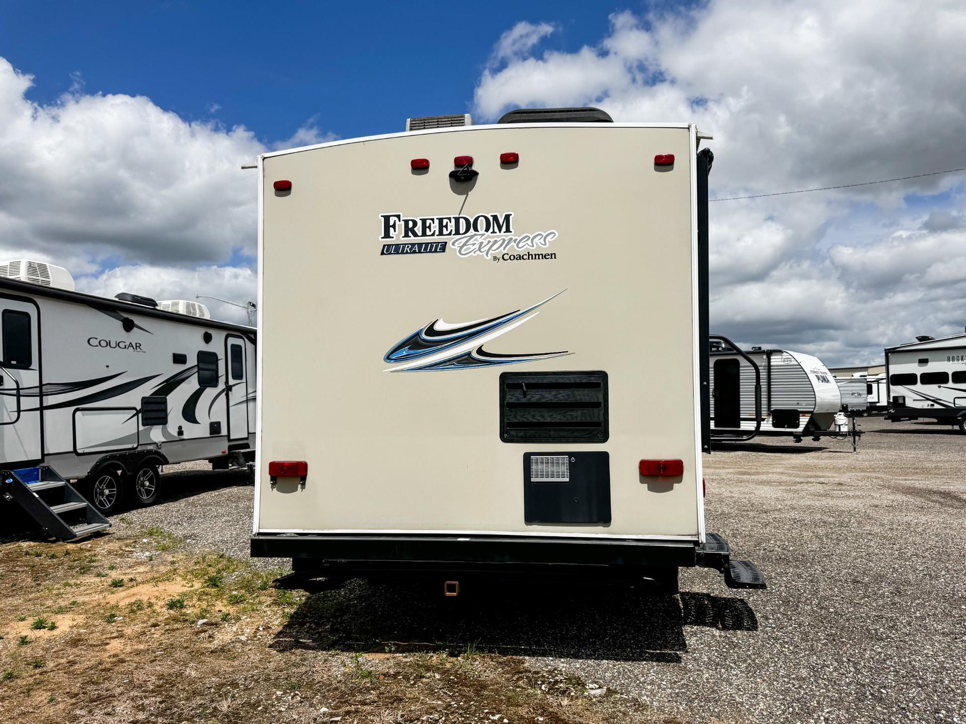 2018 Coachmen 2018 Coachmen Freedom Express - thumbnail 25