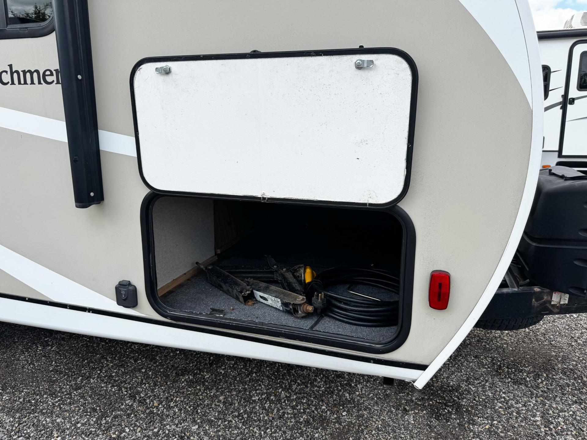 2018 Coachmen 2018 Coachmen Freedom Express - thumbnail 29