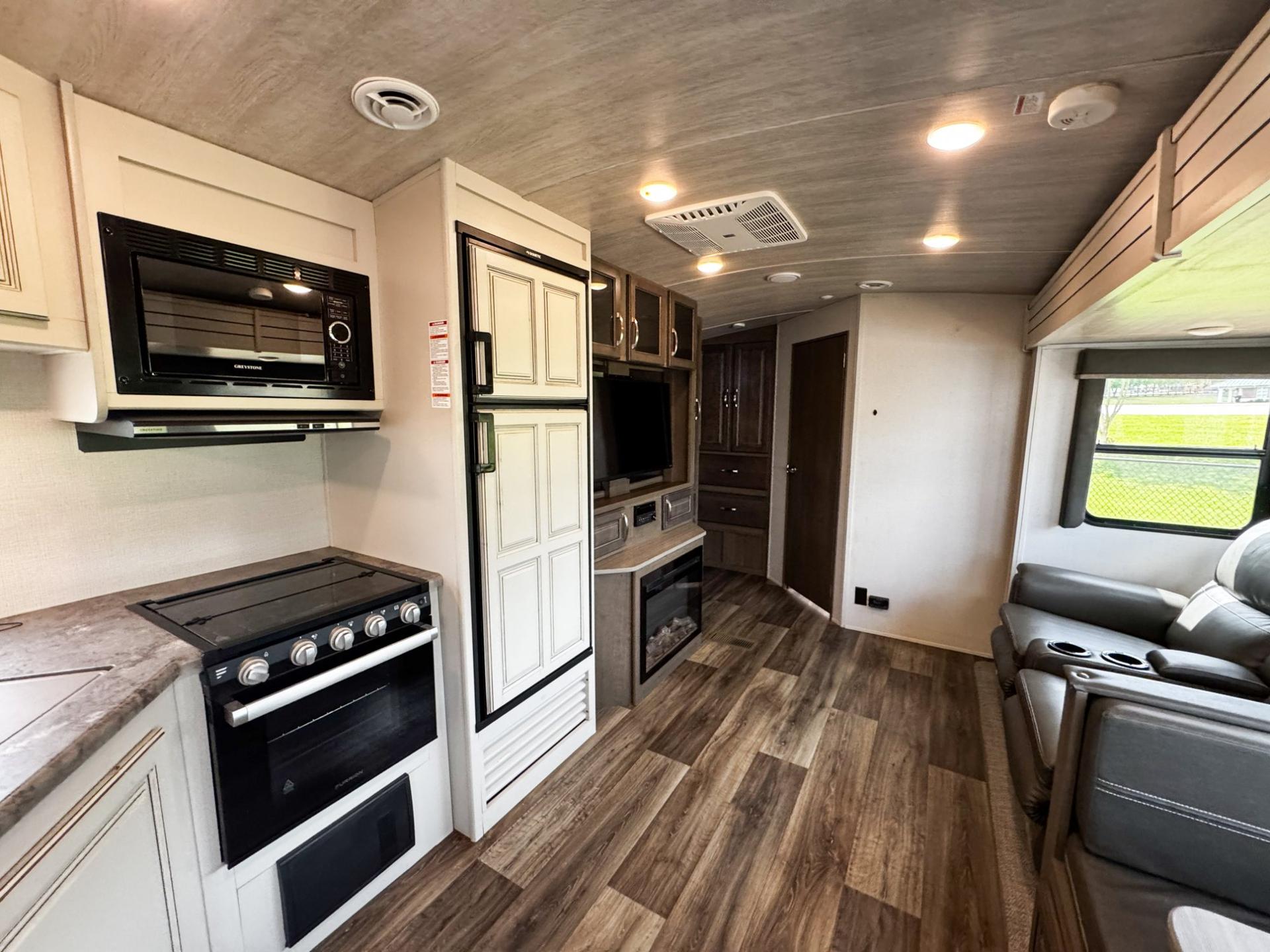 2021 Keystone 2021 Keystone Cougar - thumbnail 6