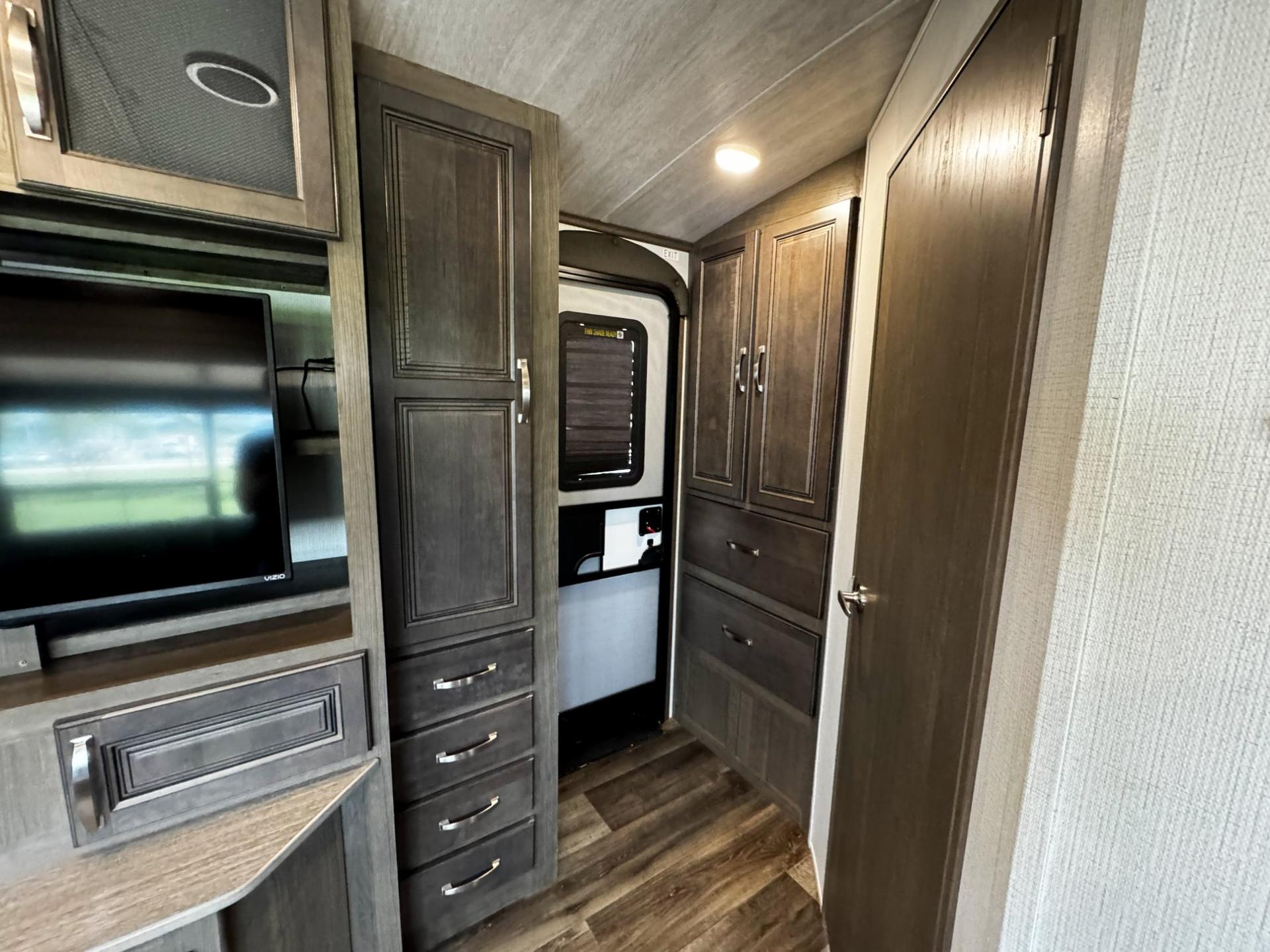 2021 Keystone 2021 Keystone Cougar - thumbnail 10