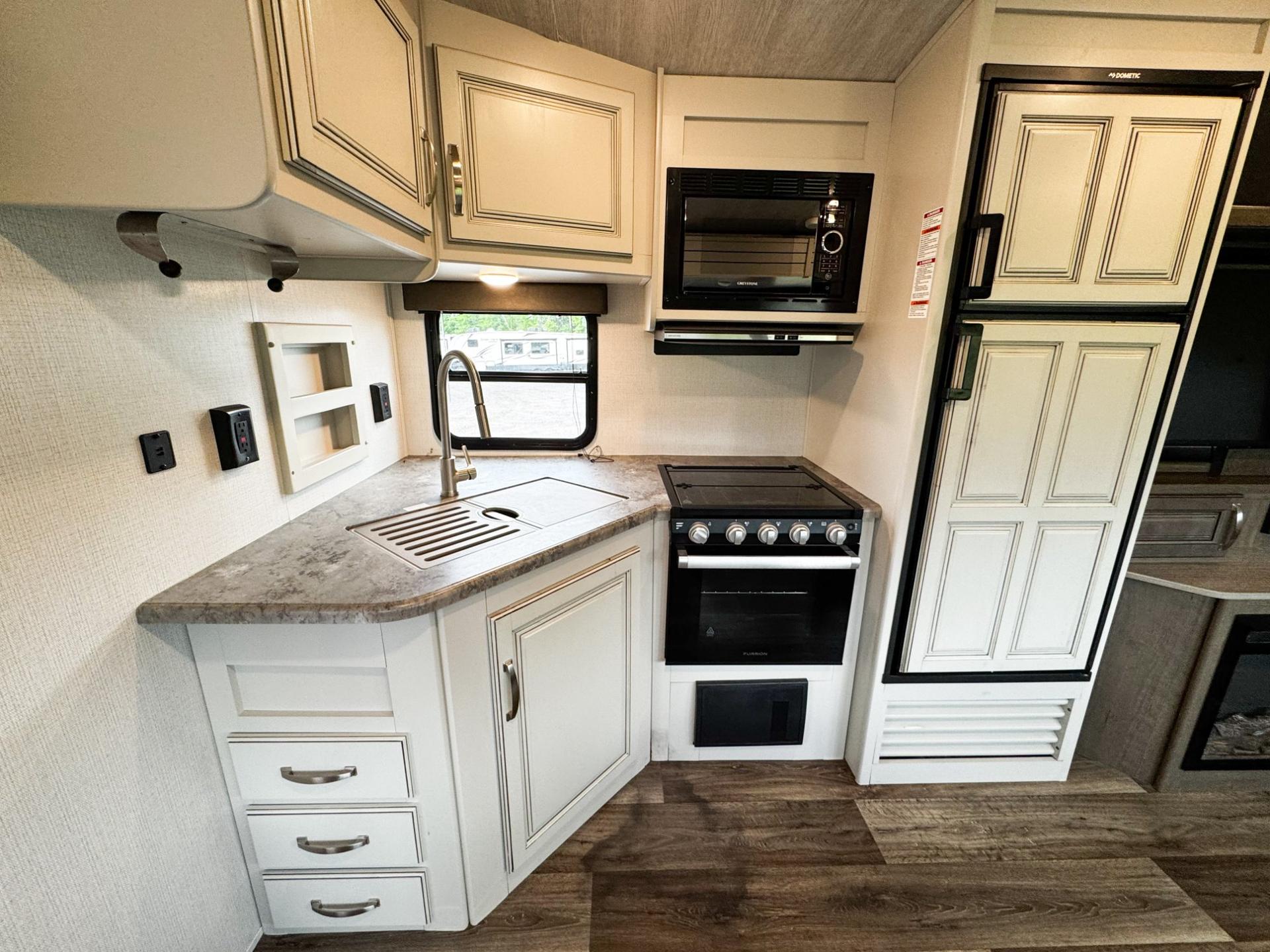 2021 Keystone 2021 Keystone Cougar - thumbnail 23