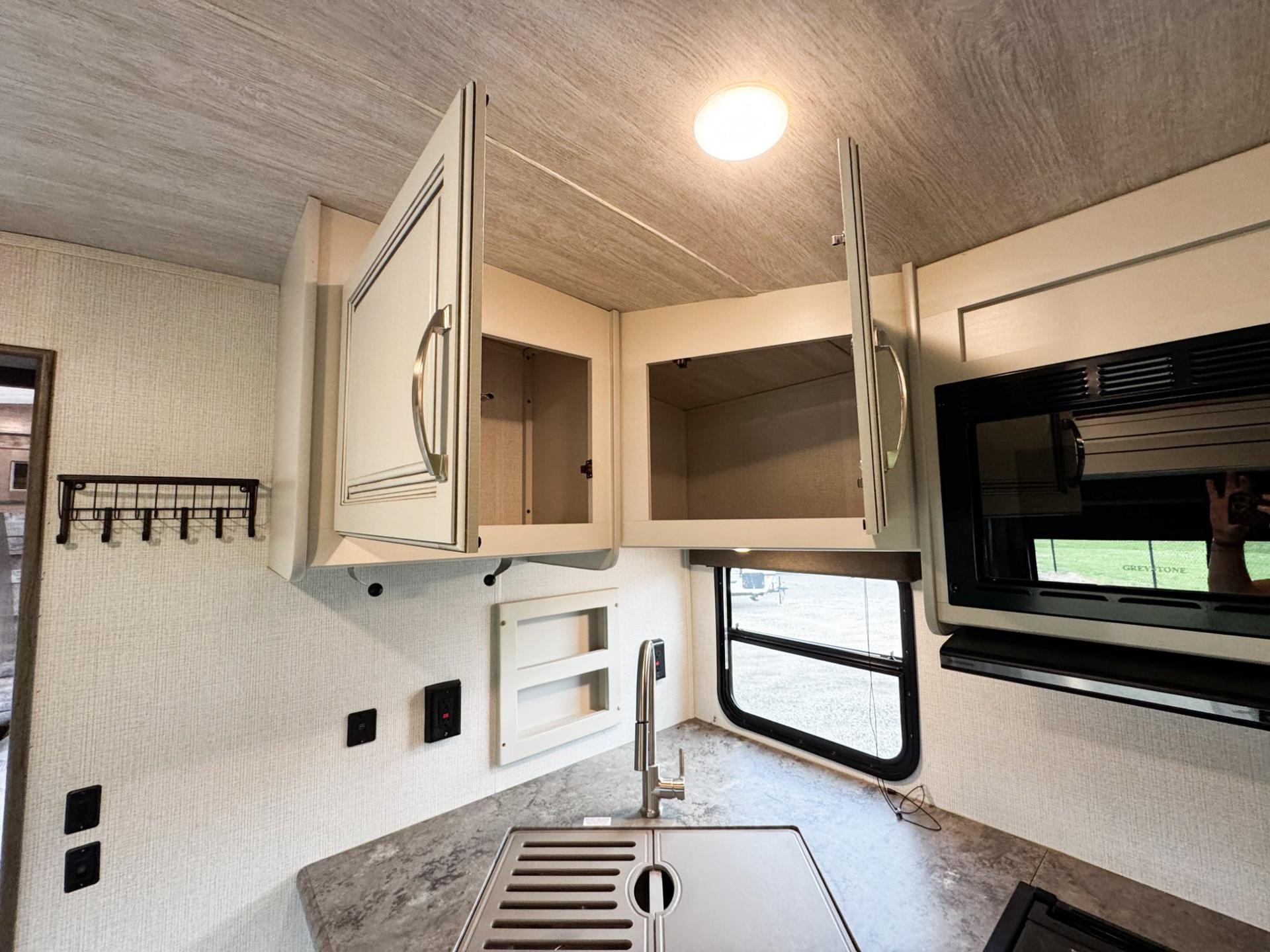 2021 Keystone 2021 Keystone Cougar - thumbnail 25