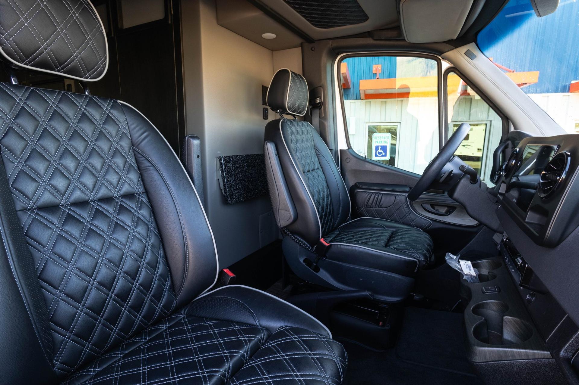 2023 Midwest Automotive Designs 2023 Midwest Automotive Designs Patriot - thumbnail 4