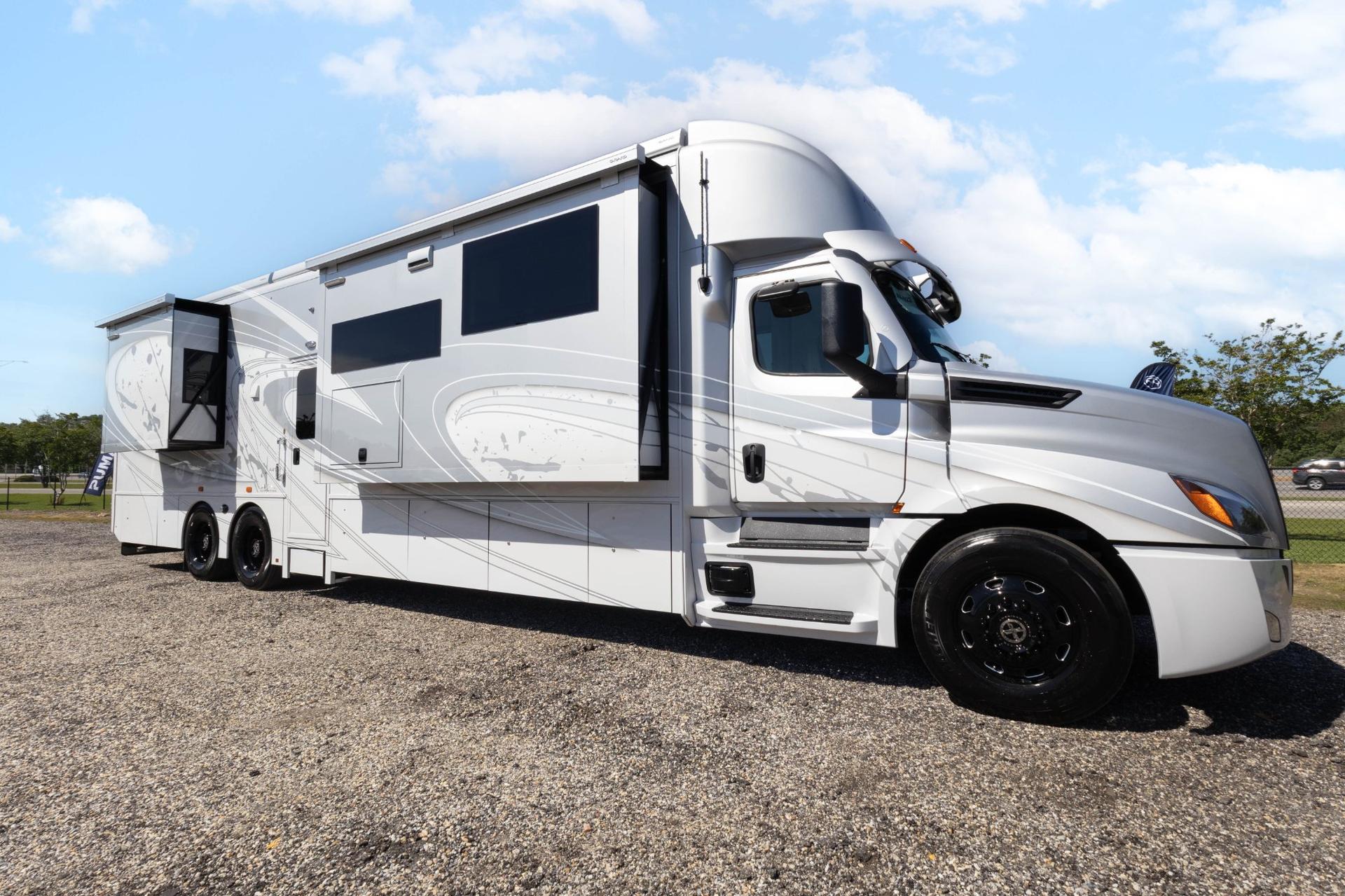 2026 Showhauler 2026 Showhauler Adventure - thumbnail 63