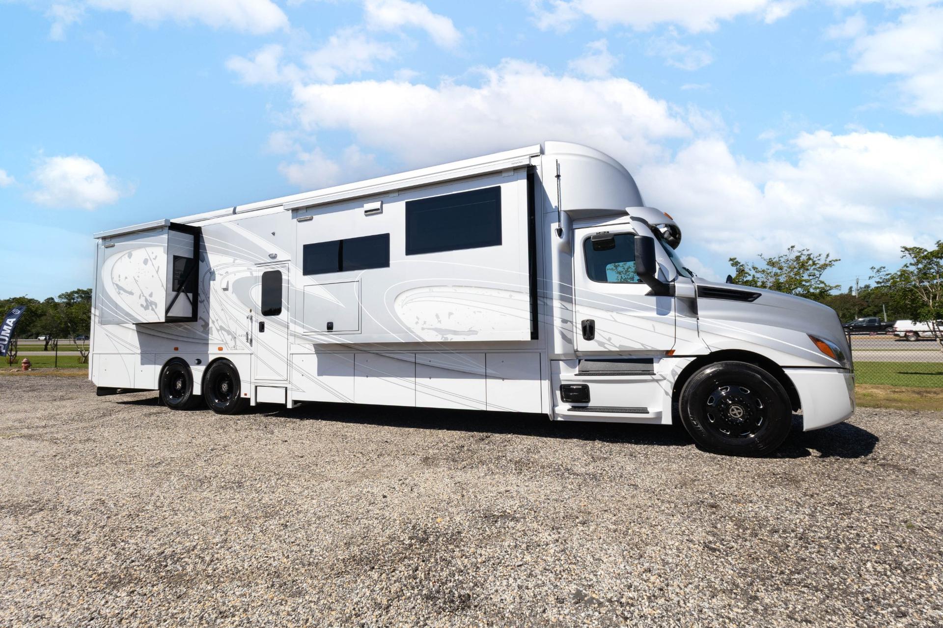 2026 Showhauler 2026 Showhauler Adventure - thumbnail 64