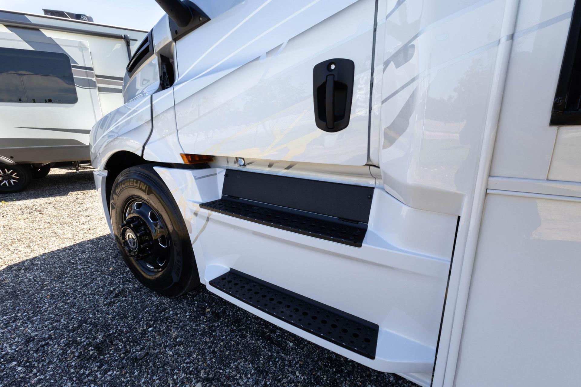 2026 Showhauler 2026 Showhauler Adventure - thumbnail 80