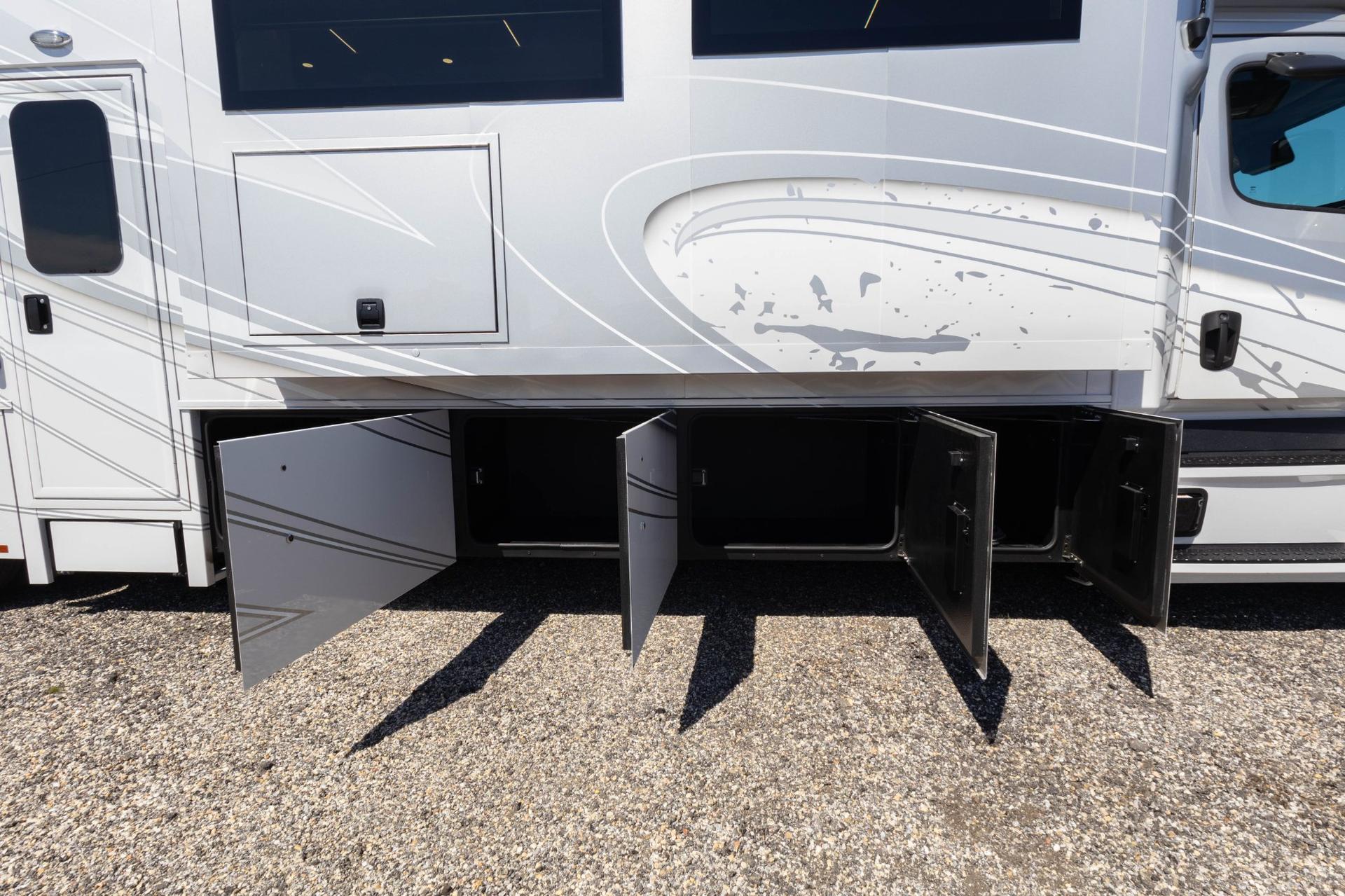 2026 Showhauler 2026 Showhauler Adventure - thumbnail 84