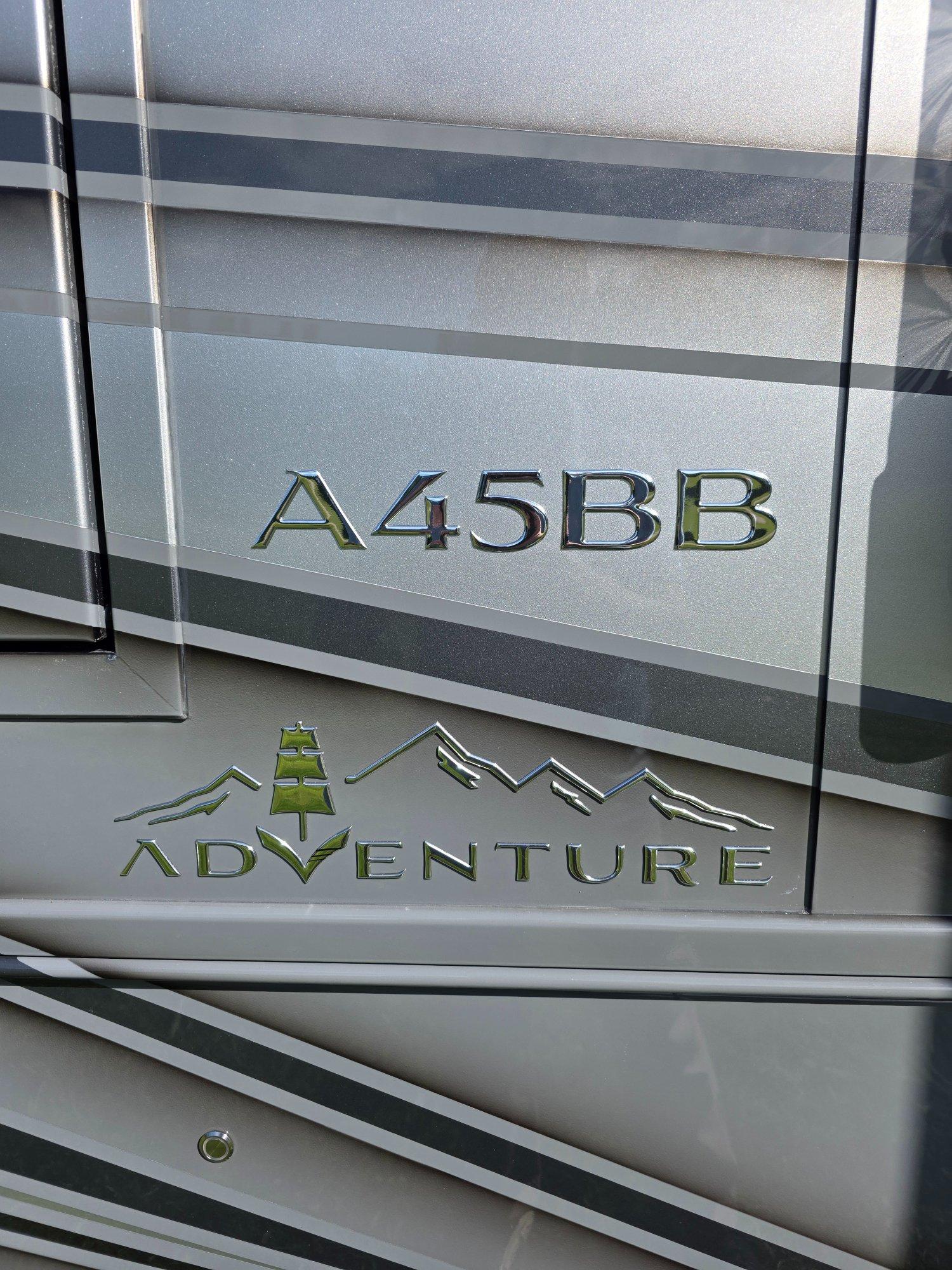 2027 Showhauler 2027 Showhauler Adventure - thumbnail 47