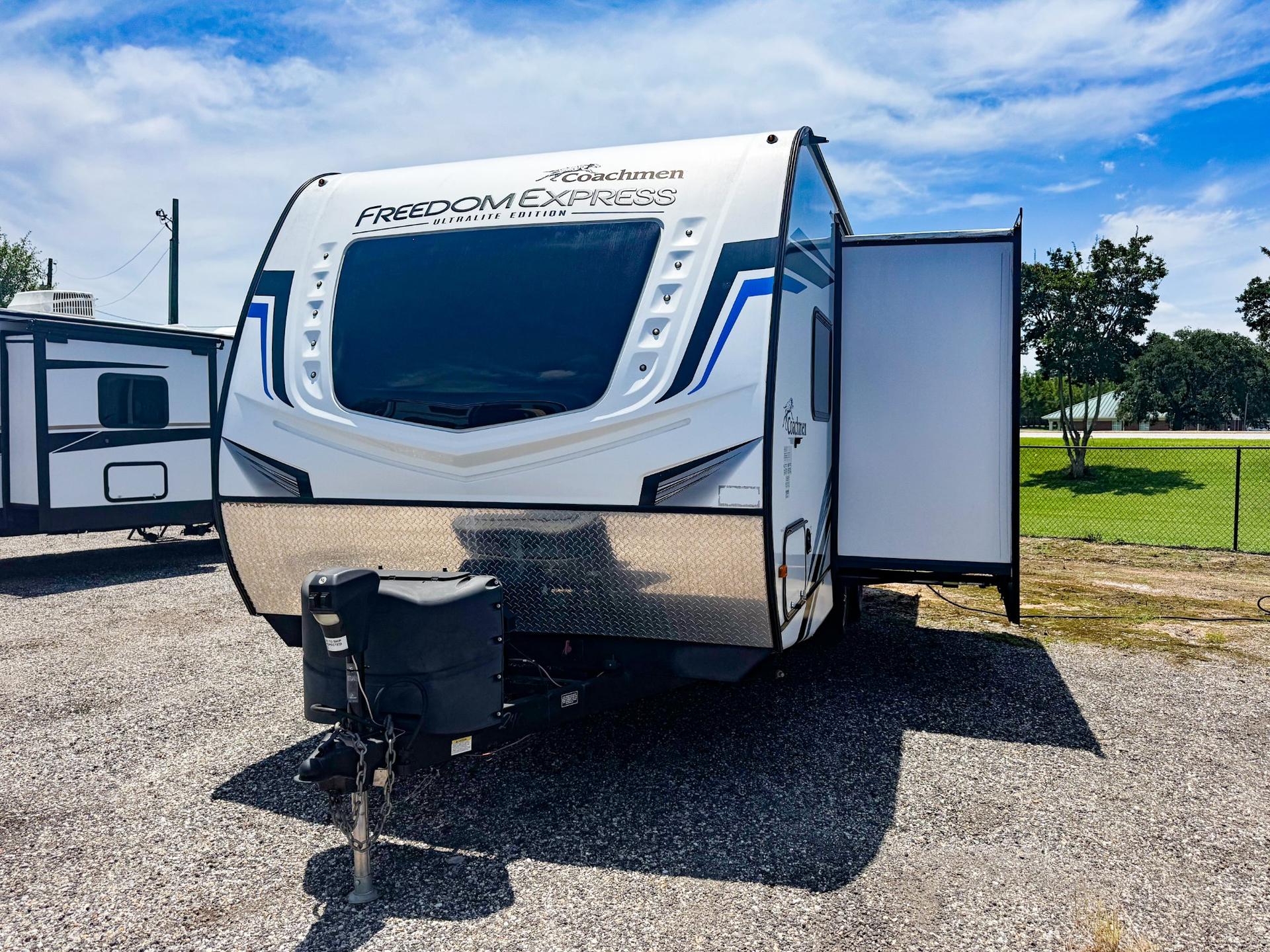 2022 Coachmen 2022 Coachmen Freedom Express Ultra Lite Series - thumbnail 28