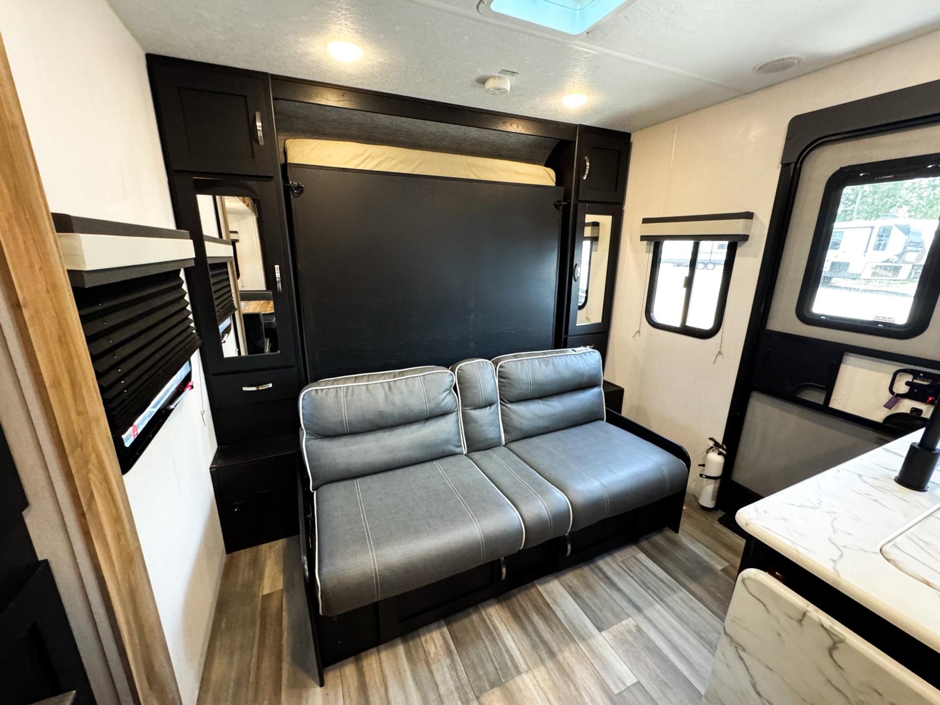 2022 Coachmen 2022 Coachmen Freedom Express Ultra Lite Series - thumbnail 3
