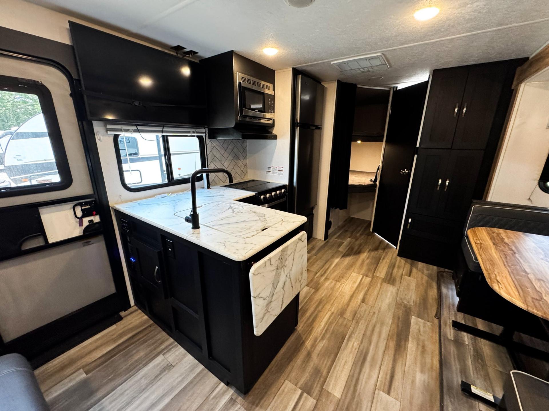 2022 Coachmen 2022 Coachmen Freedom Express Ultra Lite Series - thumbnail 5
