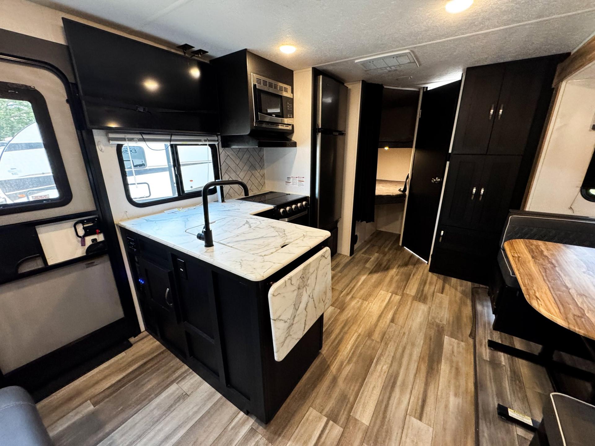 2022 Coachmen 2022 Coachmen Freedom Express Ultra Lite Series - thumbnail 6