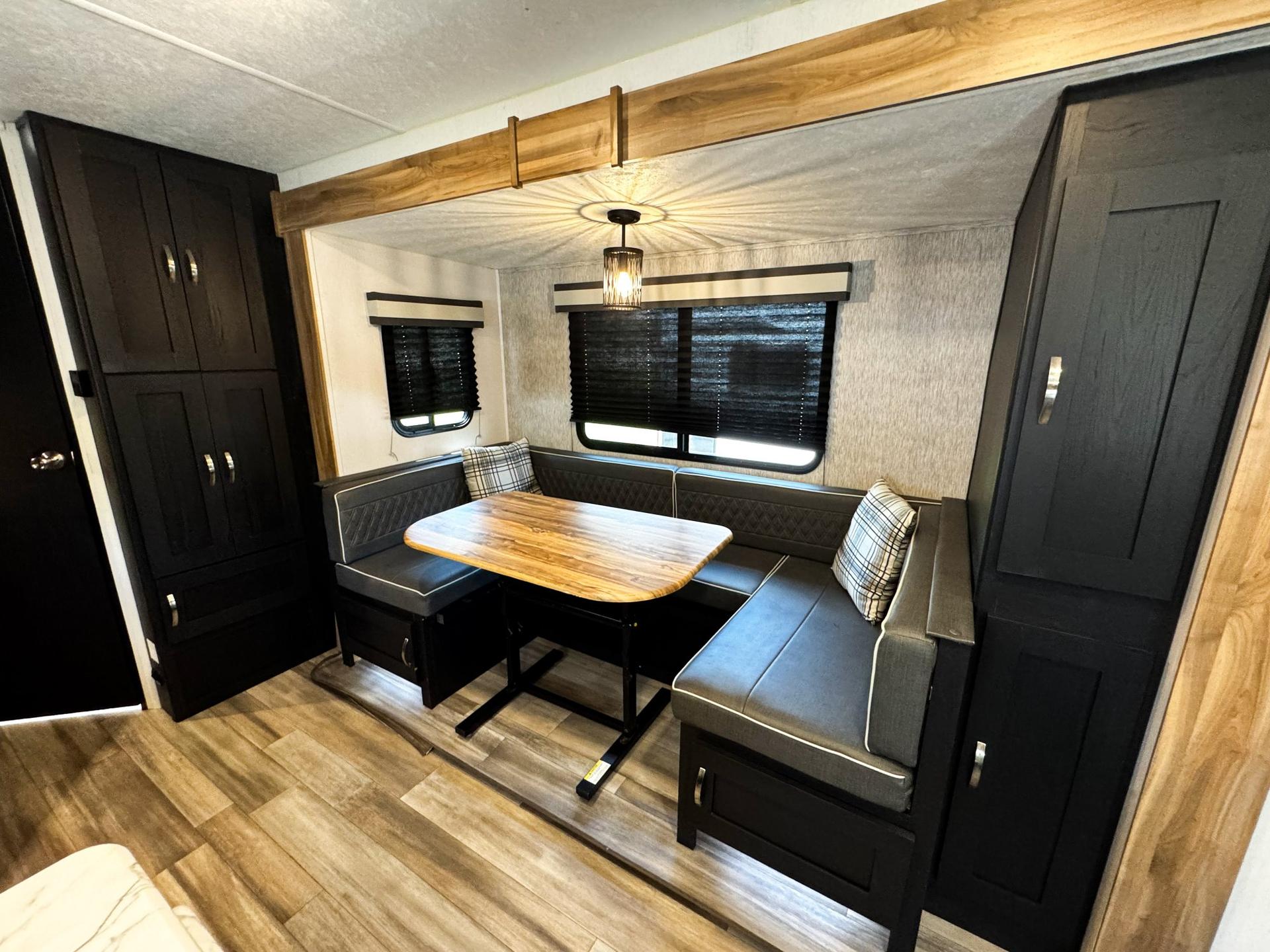 2022 Coachmen 2022 Coachmen Freedom Express Ultra Lite Series - thumbnail 7