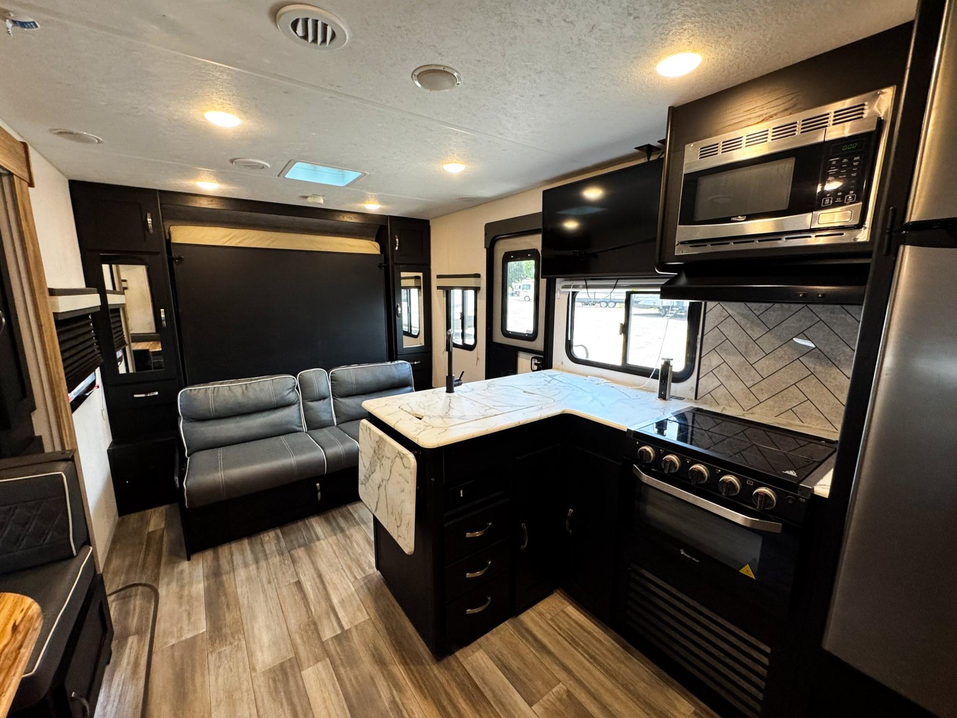 2022 Coachmen 2022 Coachmen Freedom Express Ultra Lite Series - thumbnail 8