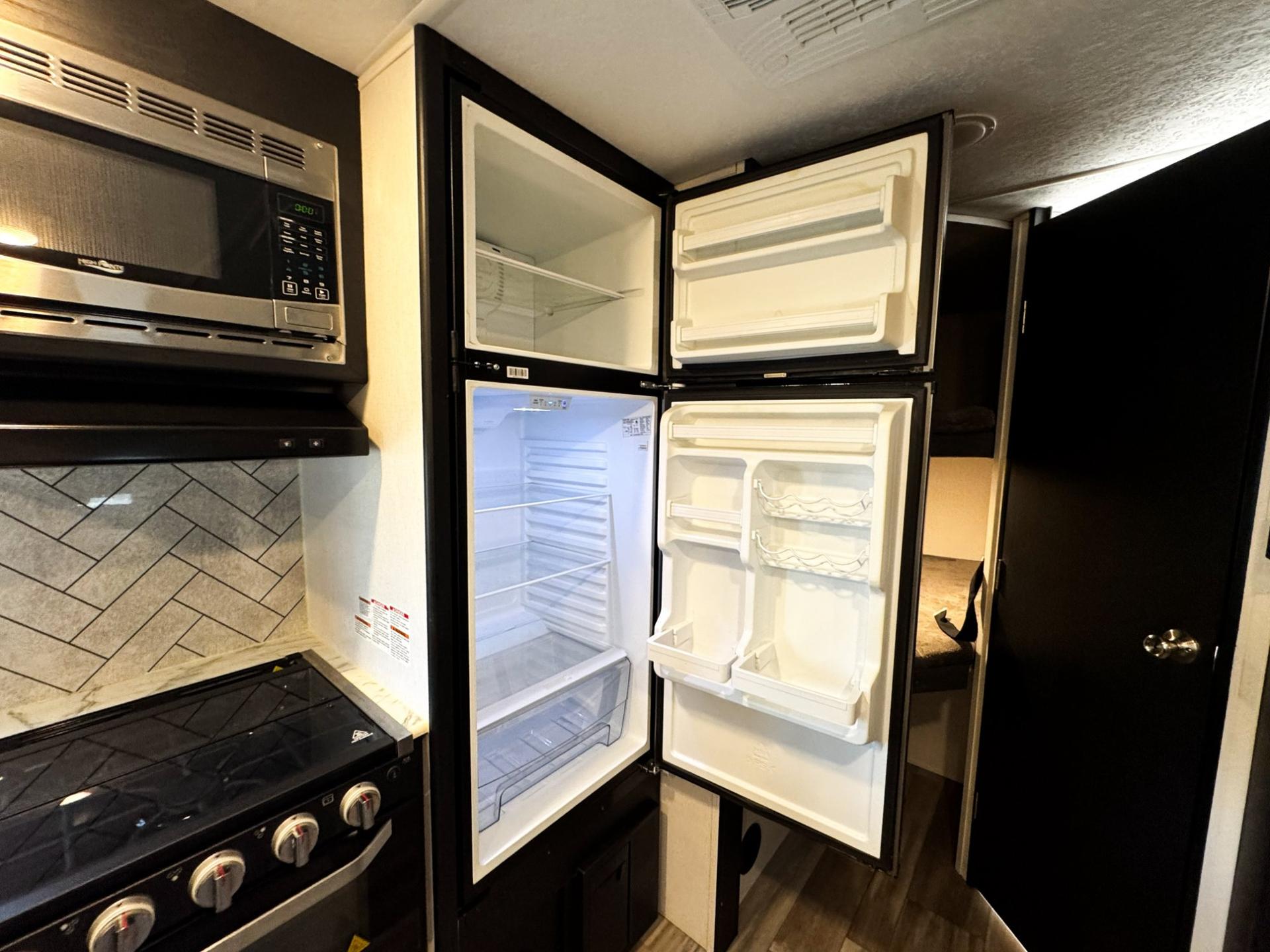 2022 Coachmen 2022 Coachmen Freedom Express Ultra Lite Series - thumbnail 12