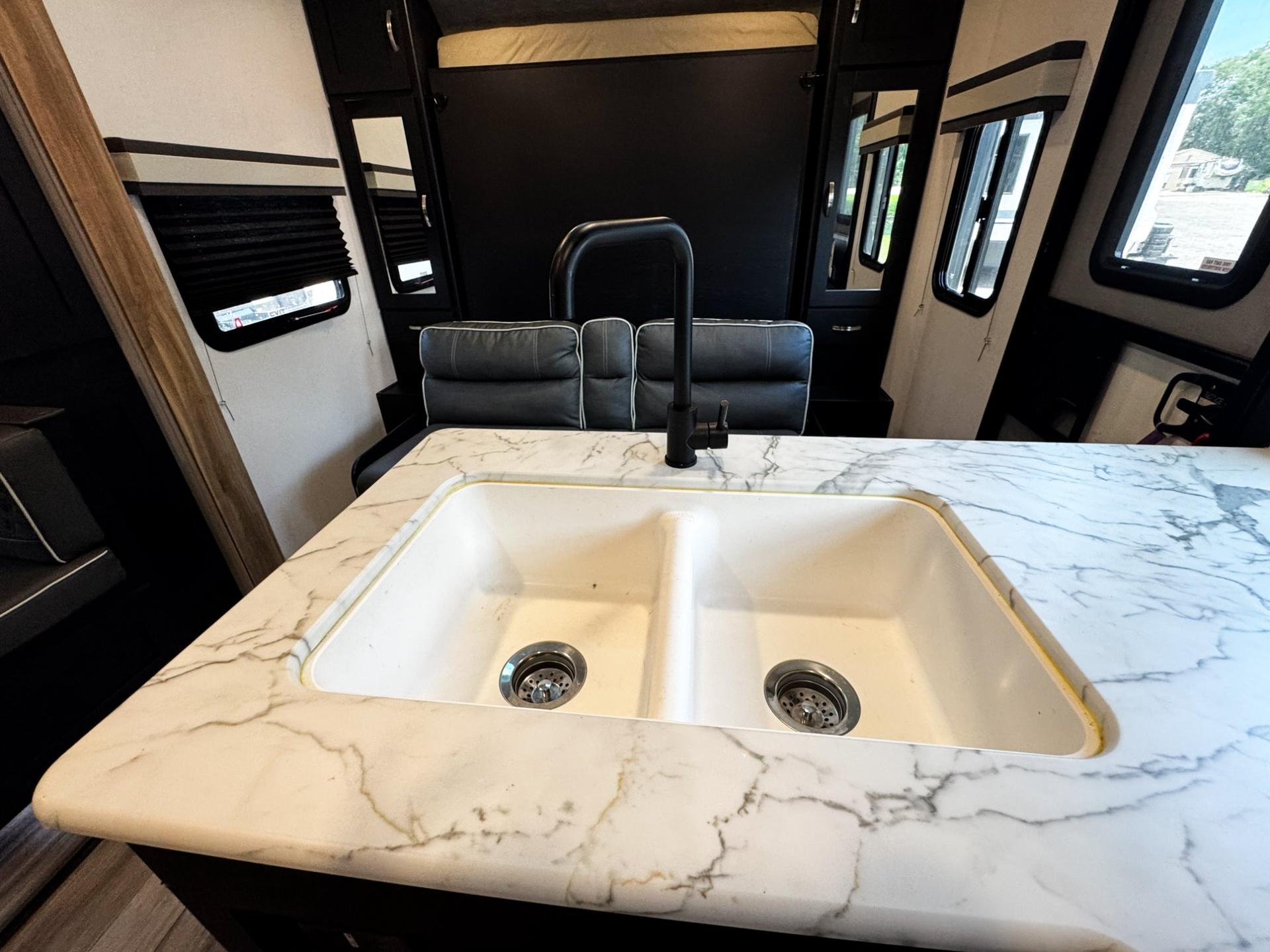 2022 Coachmen 2022 Coachmen Freedom Express Ultra Lite Series - thumbnail 25
