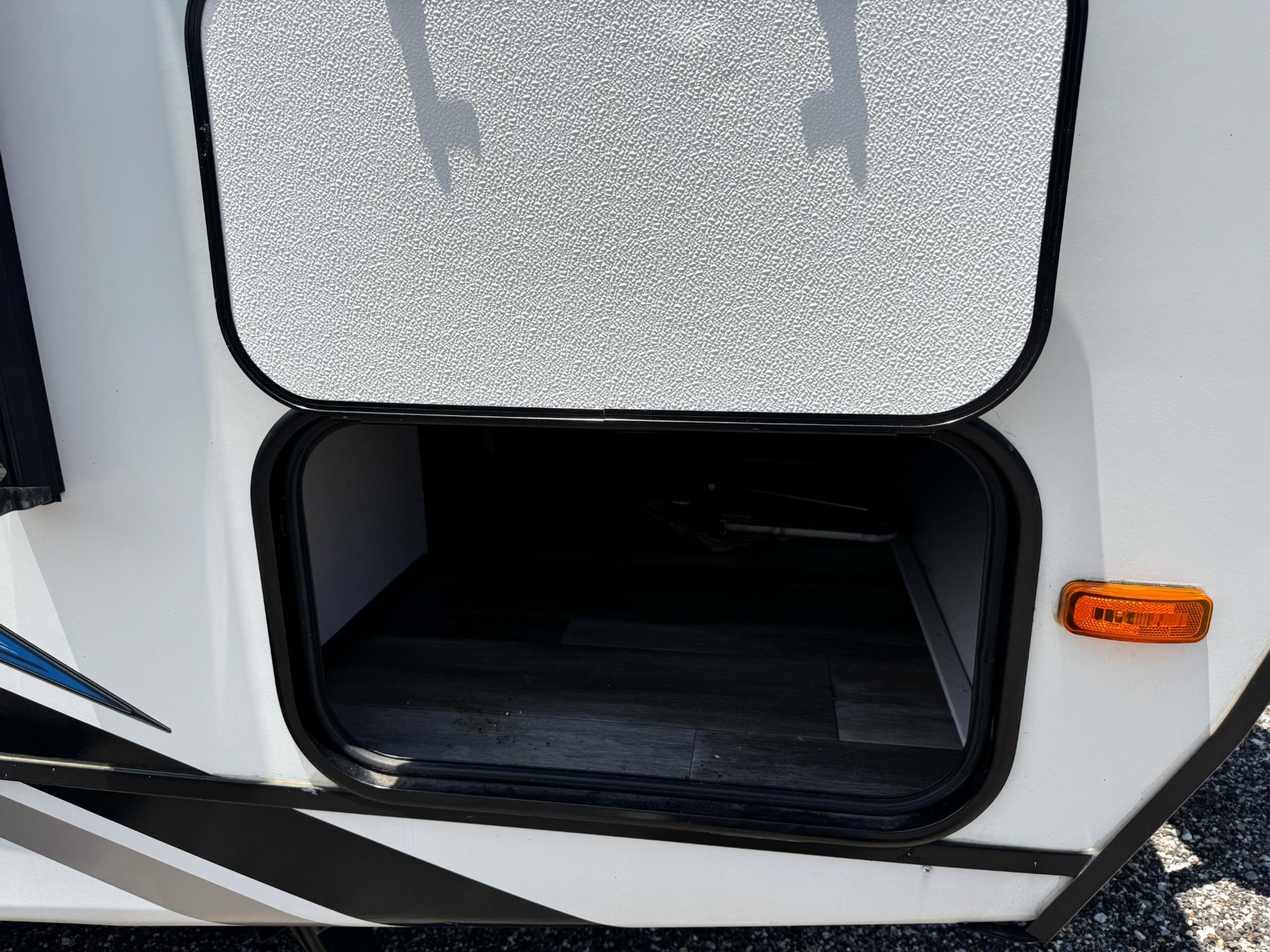 2022 Coachmen 2022 Coachmen Freedom Express Ultra Lite Series - thumbnail 31