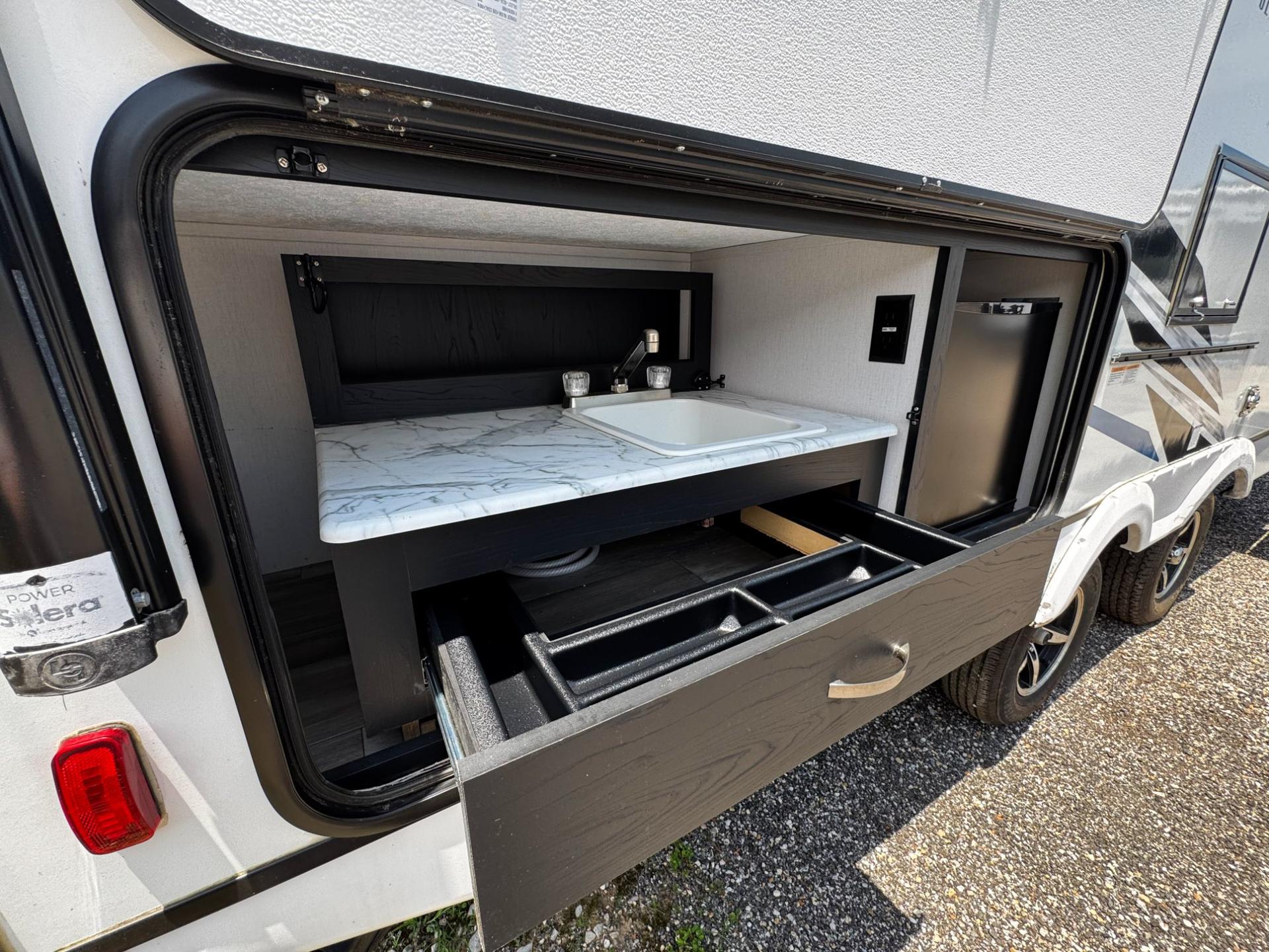 2022 Coachmen 2022 Coachmen Freedom Express Ultra Lite Series - thumbnail 32