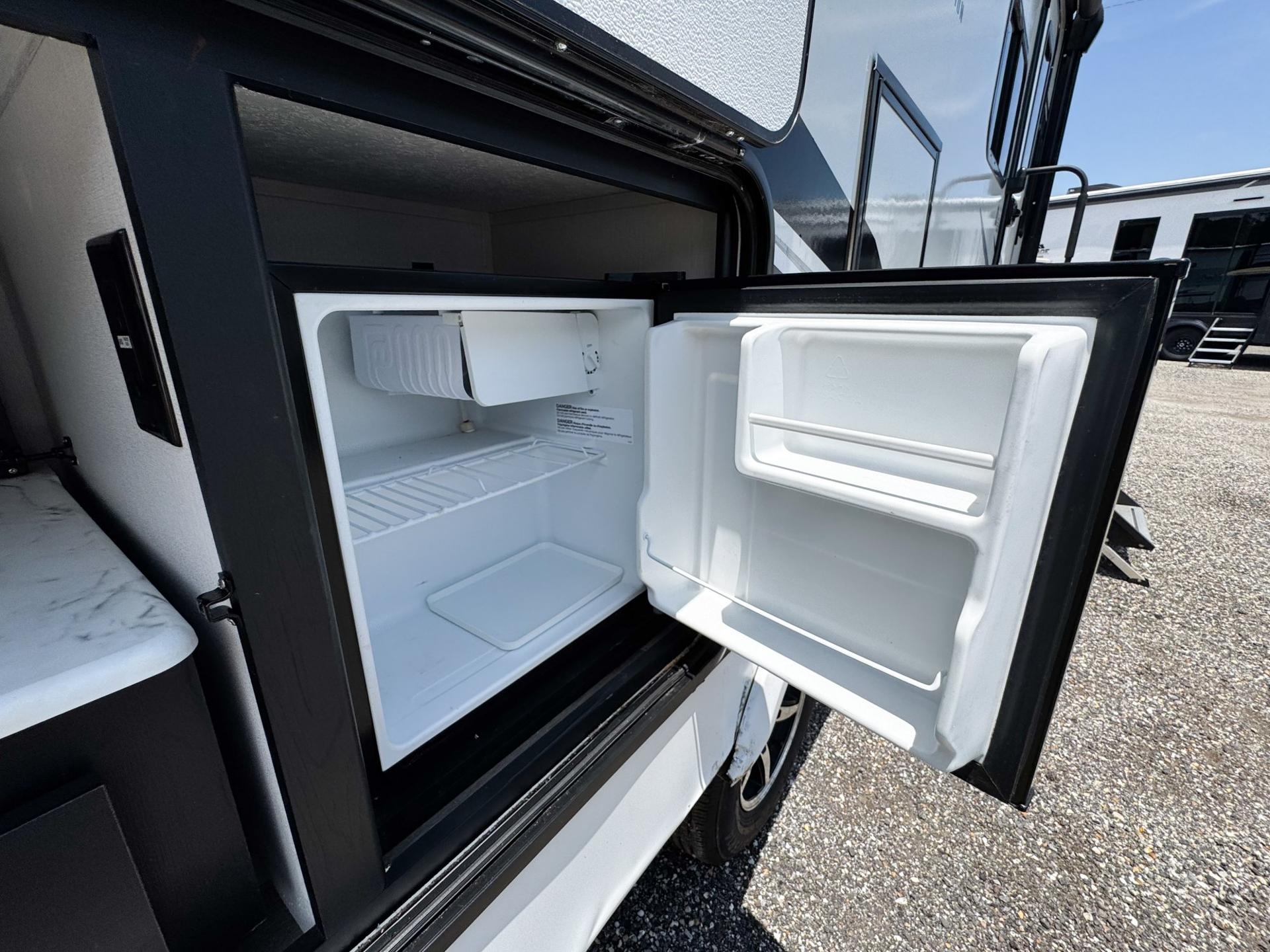 2022 Coachmen 2022 Coachmen Freedom Express Ultra Lite Series - thumbnail 33