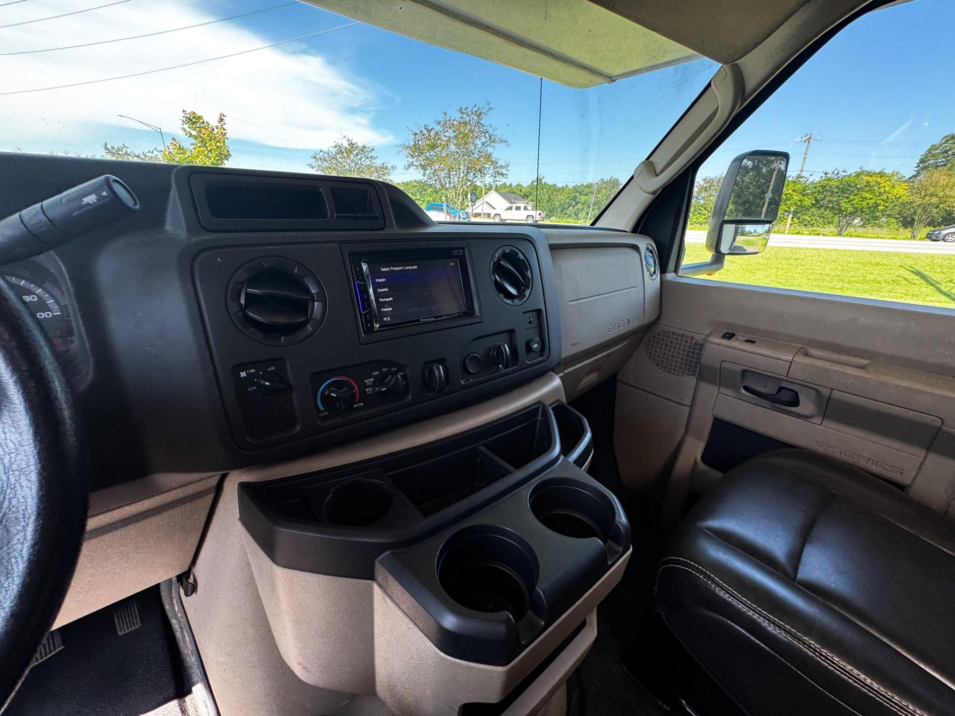 2019 Forest River 2019 Forest River Sunseeker - thumbnail 6