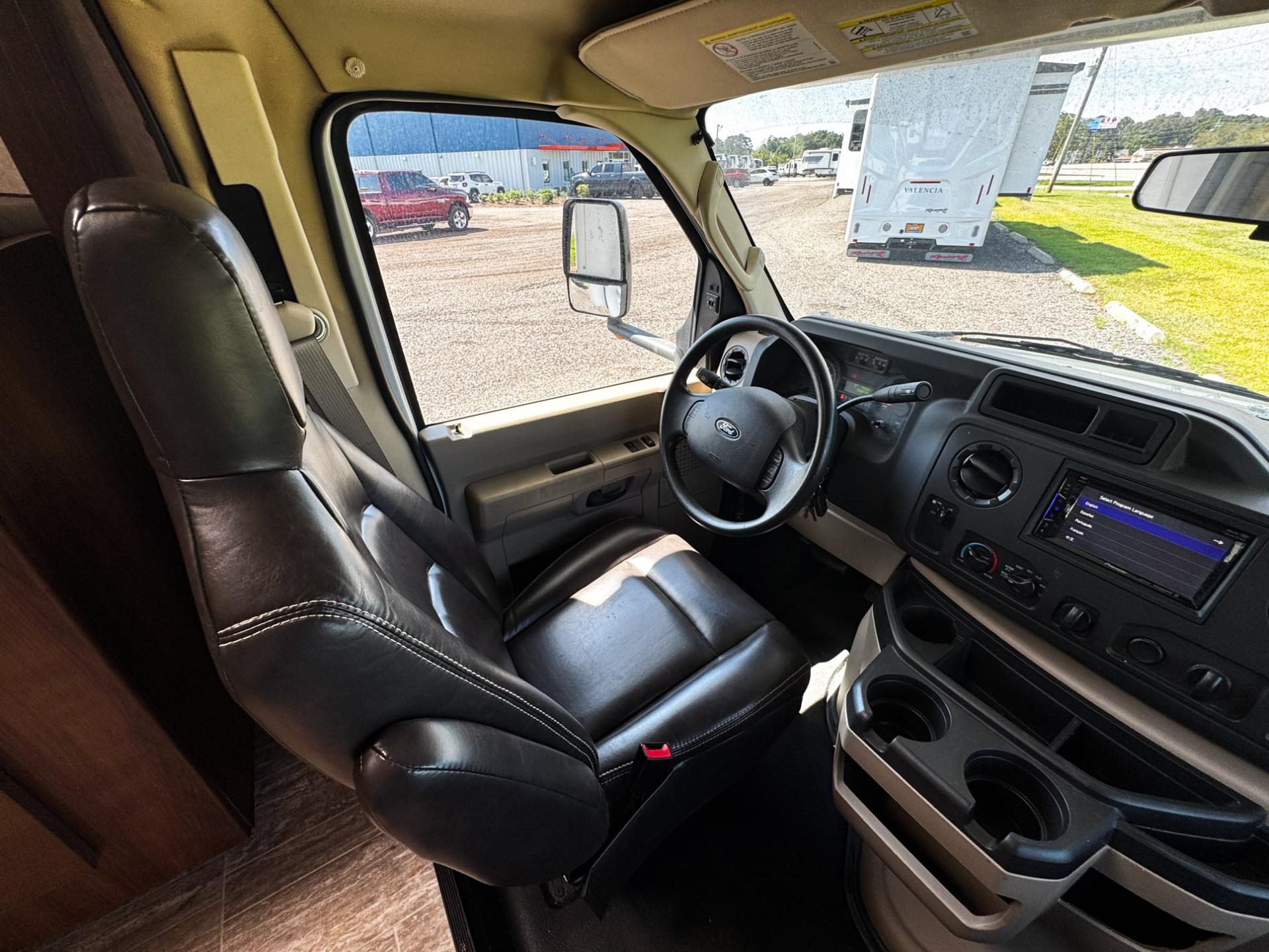 2019 Forest River 2019 Forest River Sunseeker - thumbnail 10